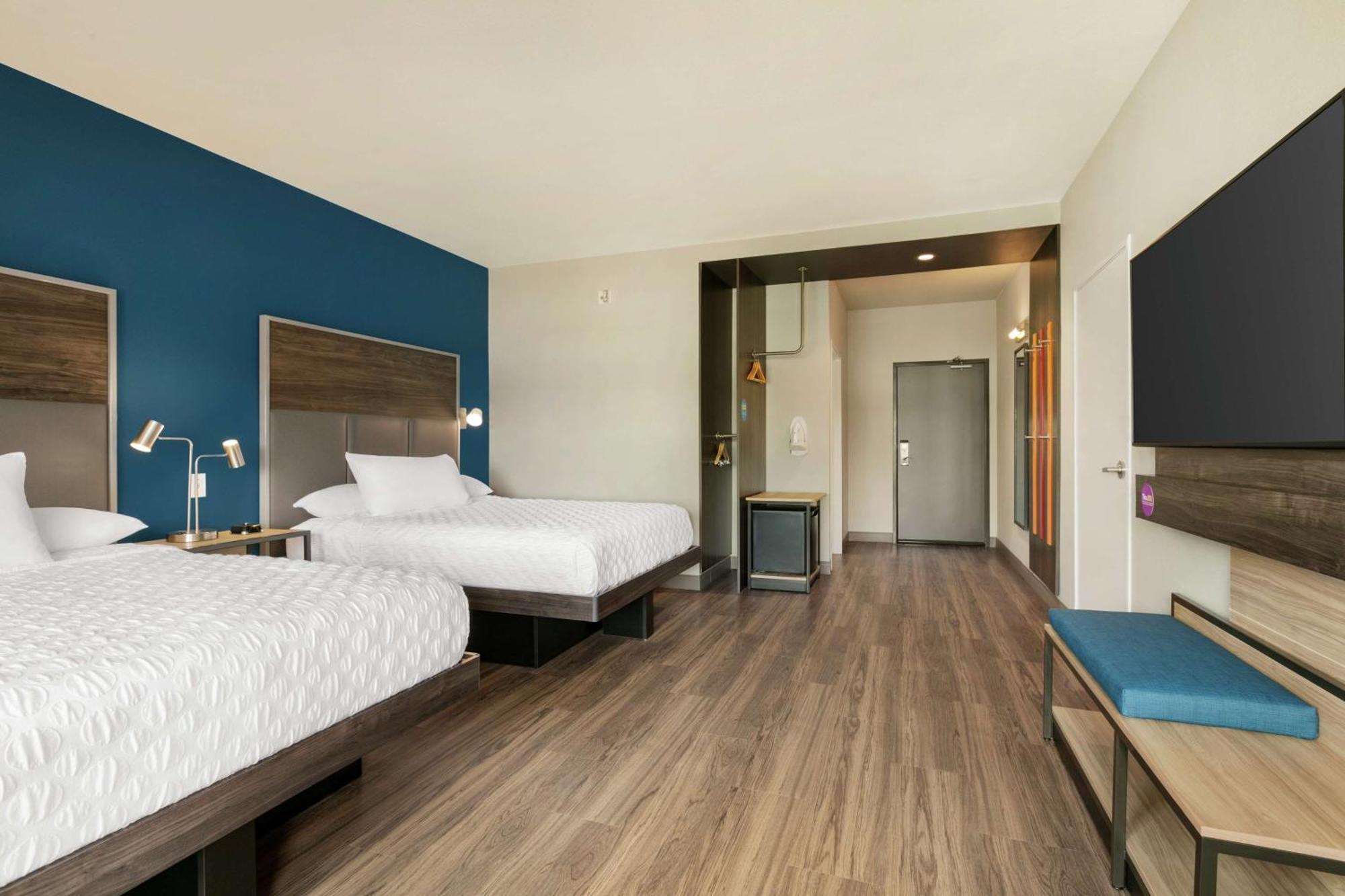 Queen Room with Two Queen Beds - Mobility and Hearing Access