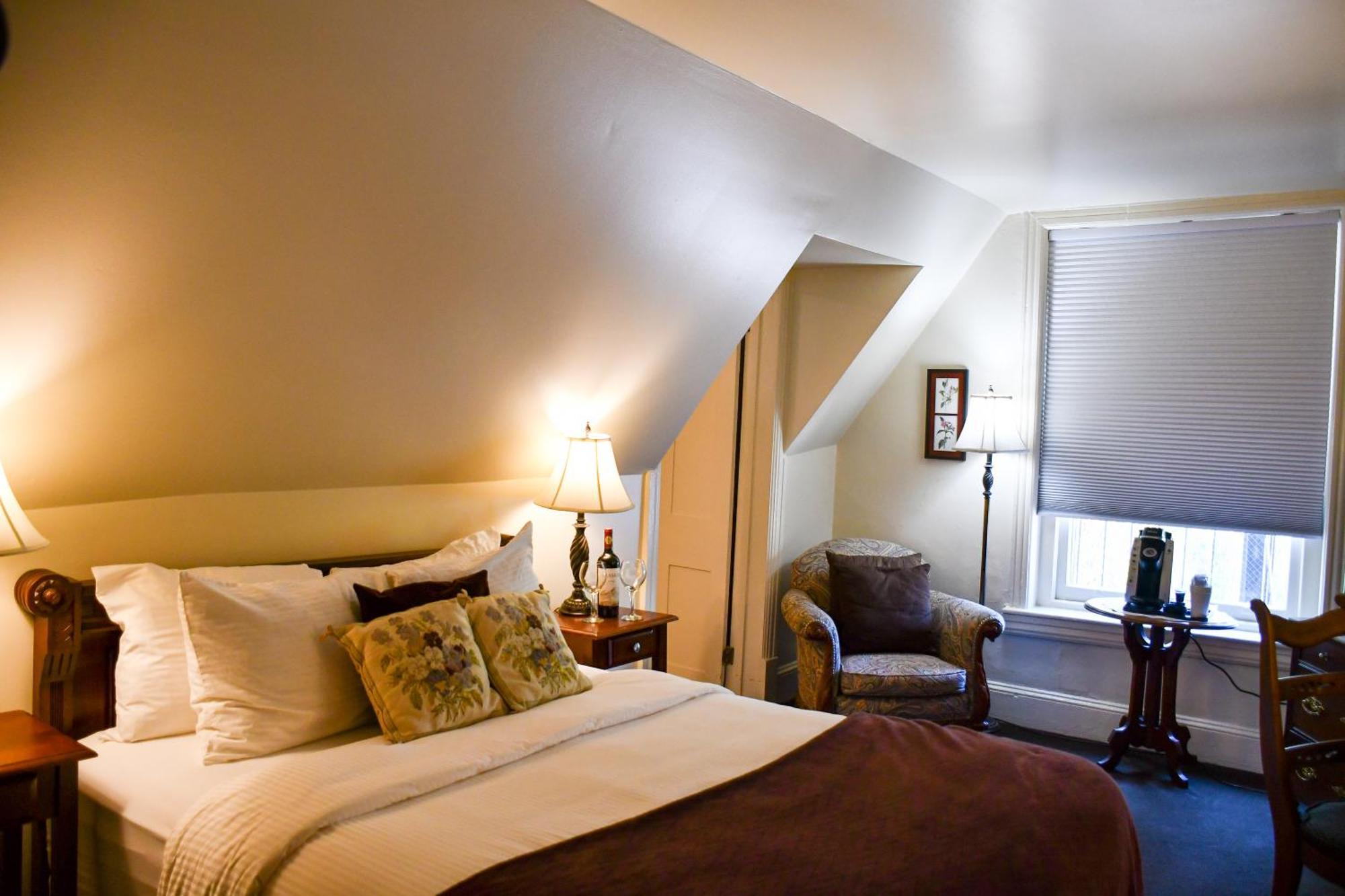 Queen Room
