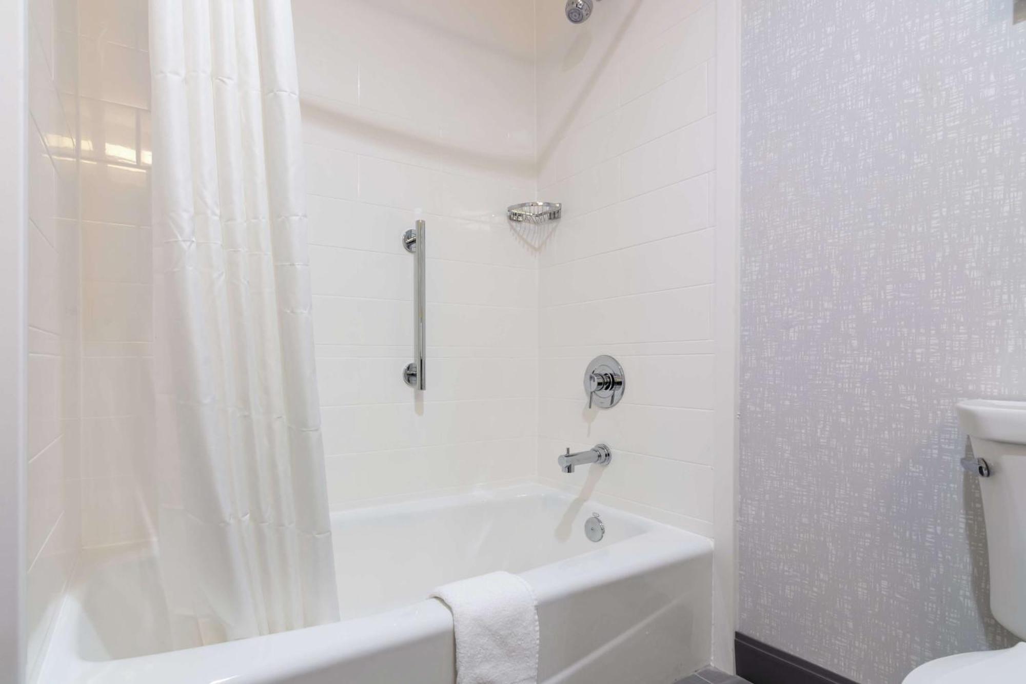 Zimmer mit 2 Queensize-Betten
