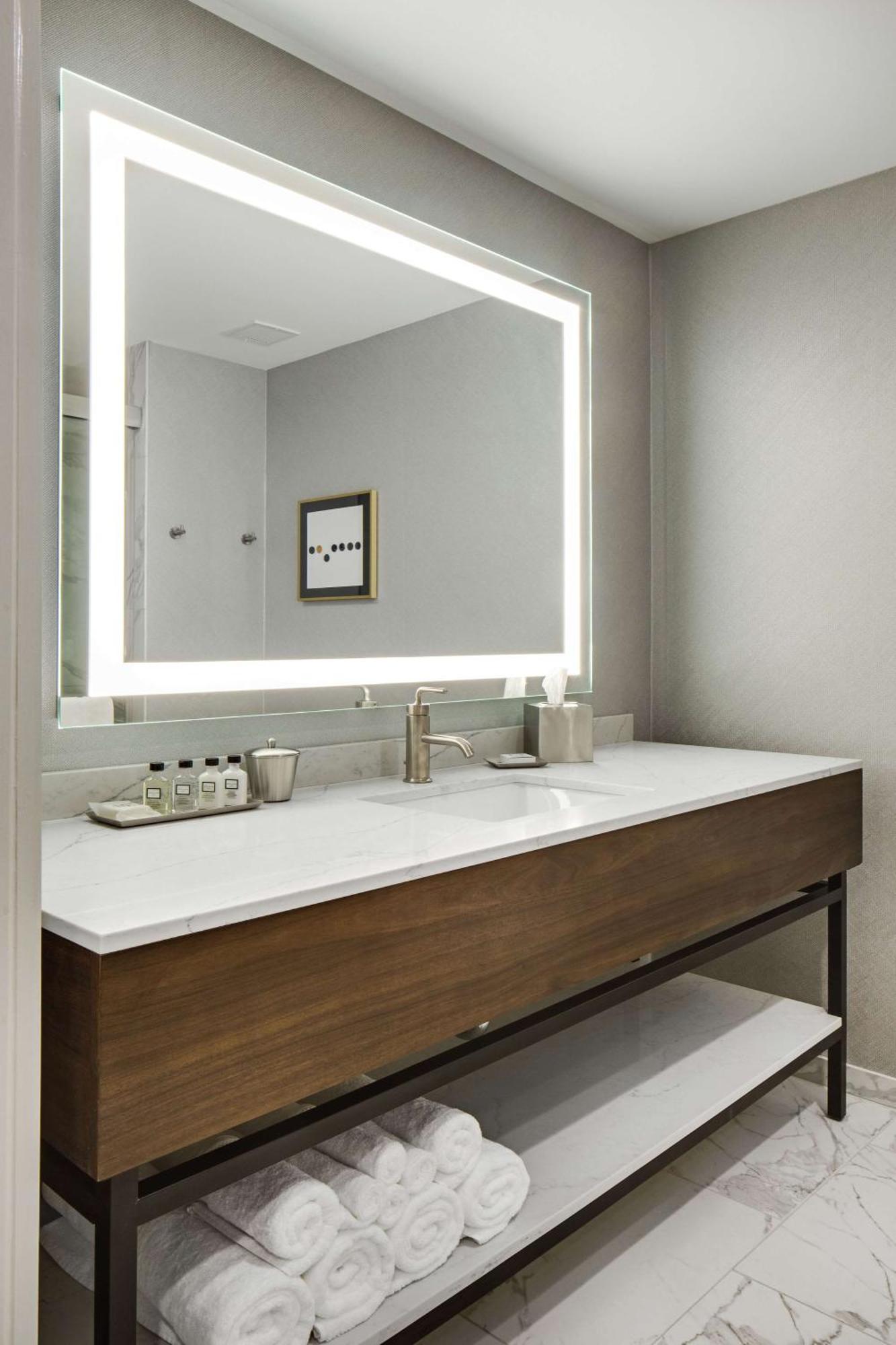King Room with Spa Shower