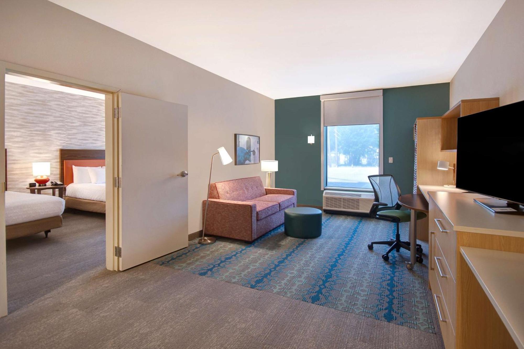 King Suite - Mobility Accessible/Non-Smoking
