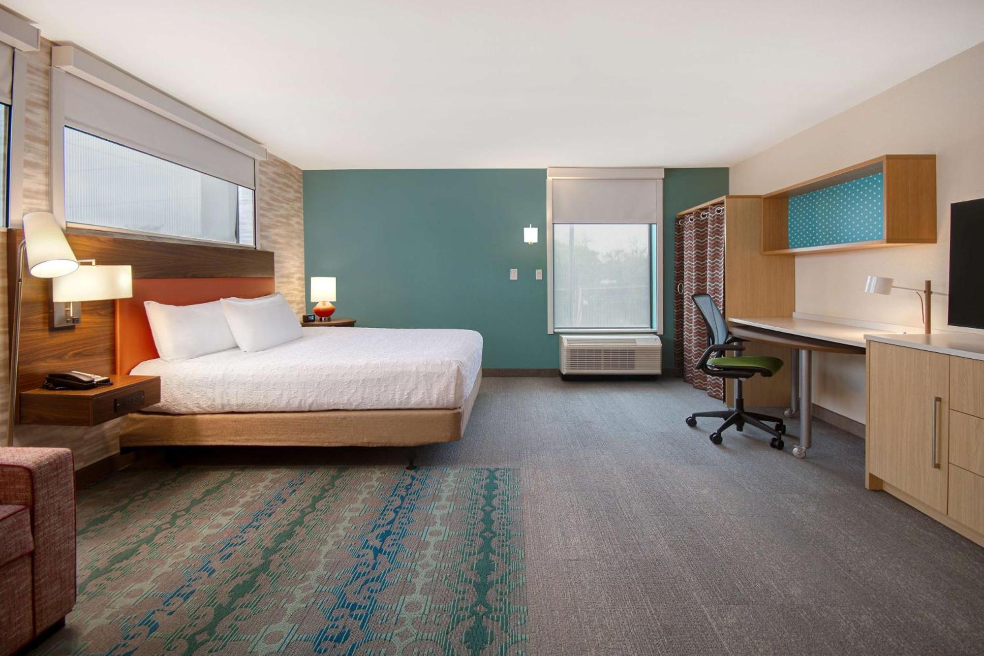 King Studio Suite - Mobility Access/Non-Smoking