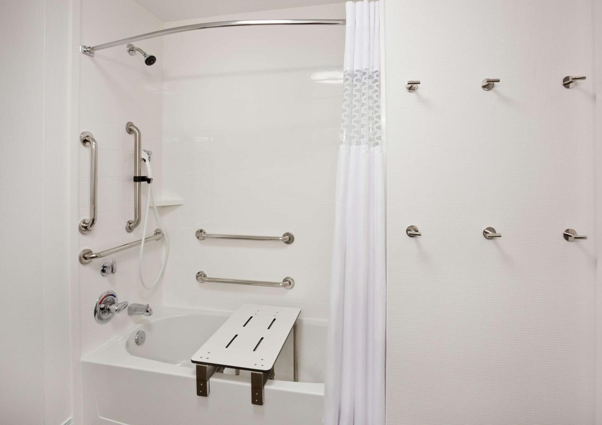 Queen Room with Two Queen Beds - Hearing Access/Non-Smoking