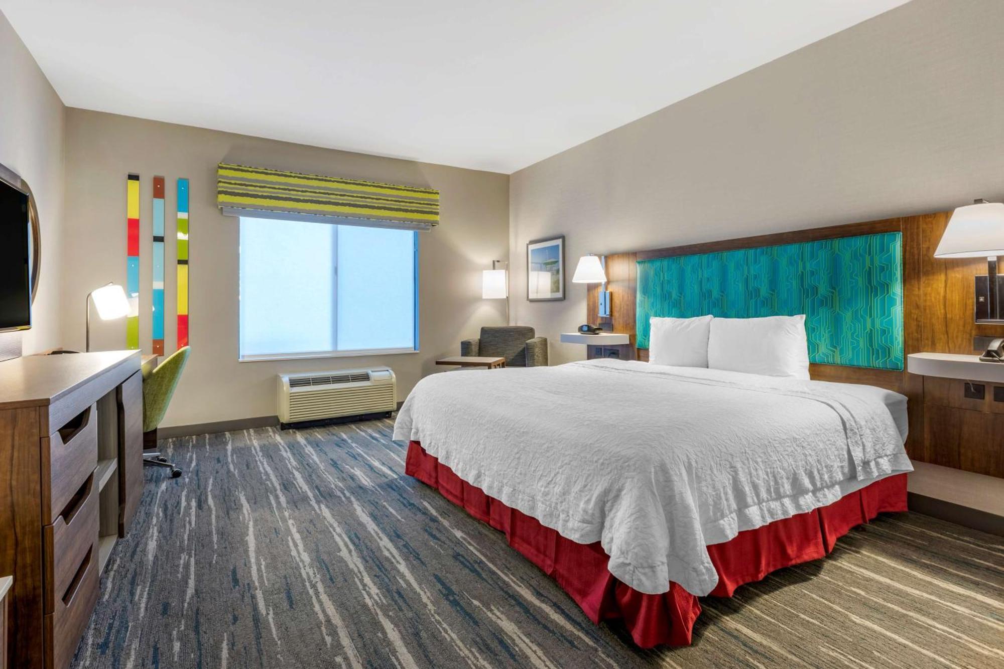 King Room with Accessible Tub - Mobility and Hearing Access/Non-Smoking