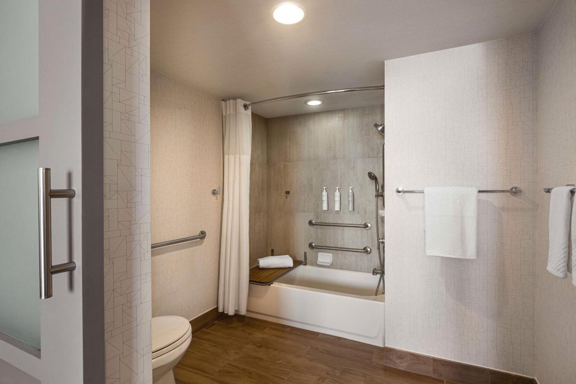 Suite 1 King Bed Accessible Bathtub,1707768423:JPEG