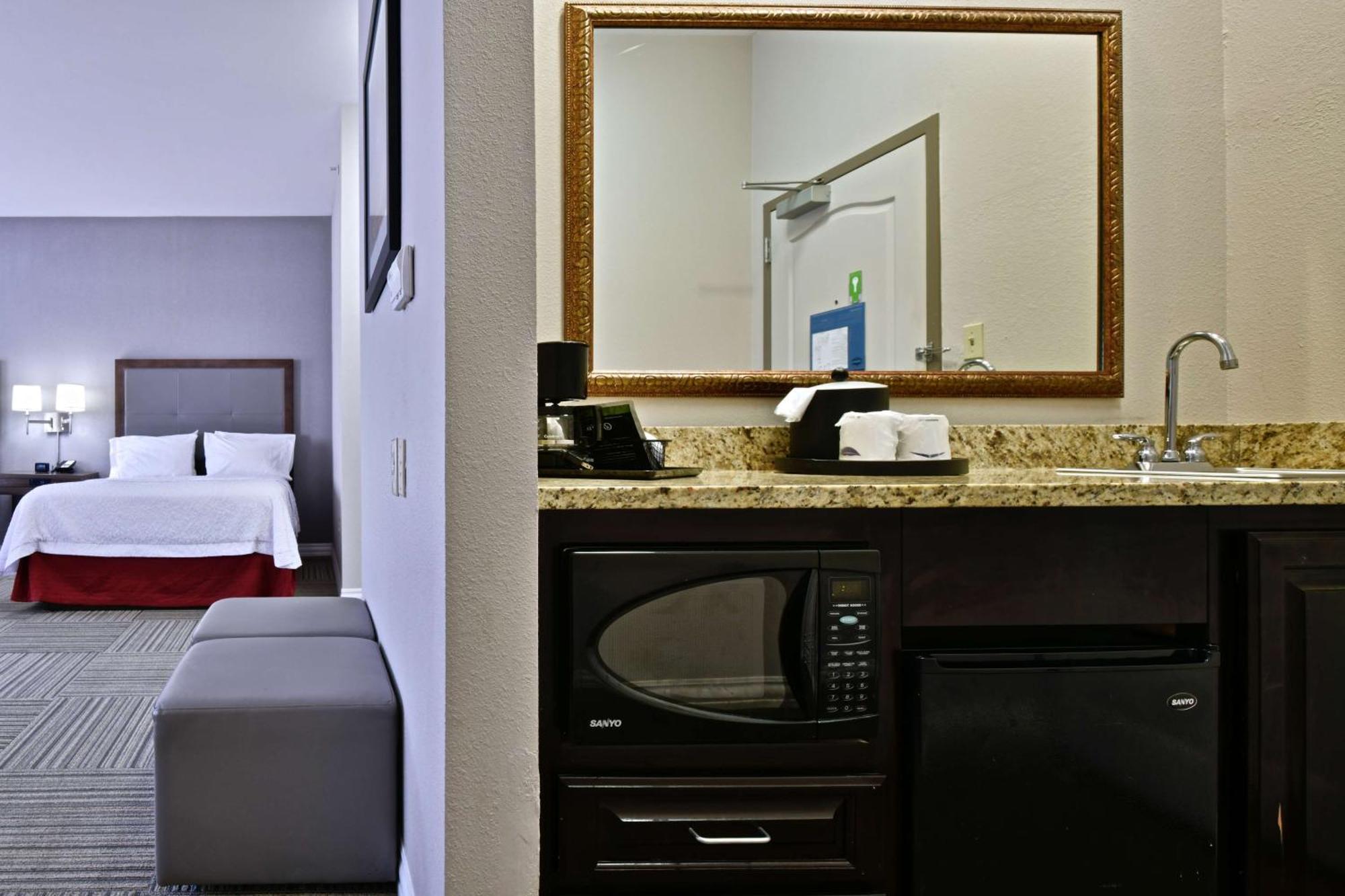 Queen Studio Suite with Two Queen Beds - Non-Smoking