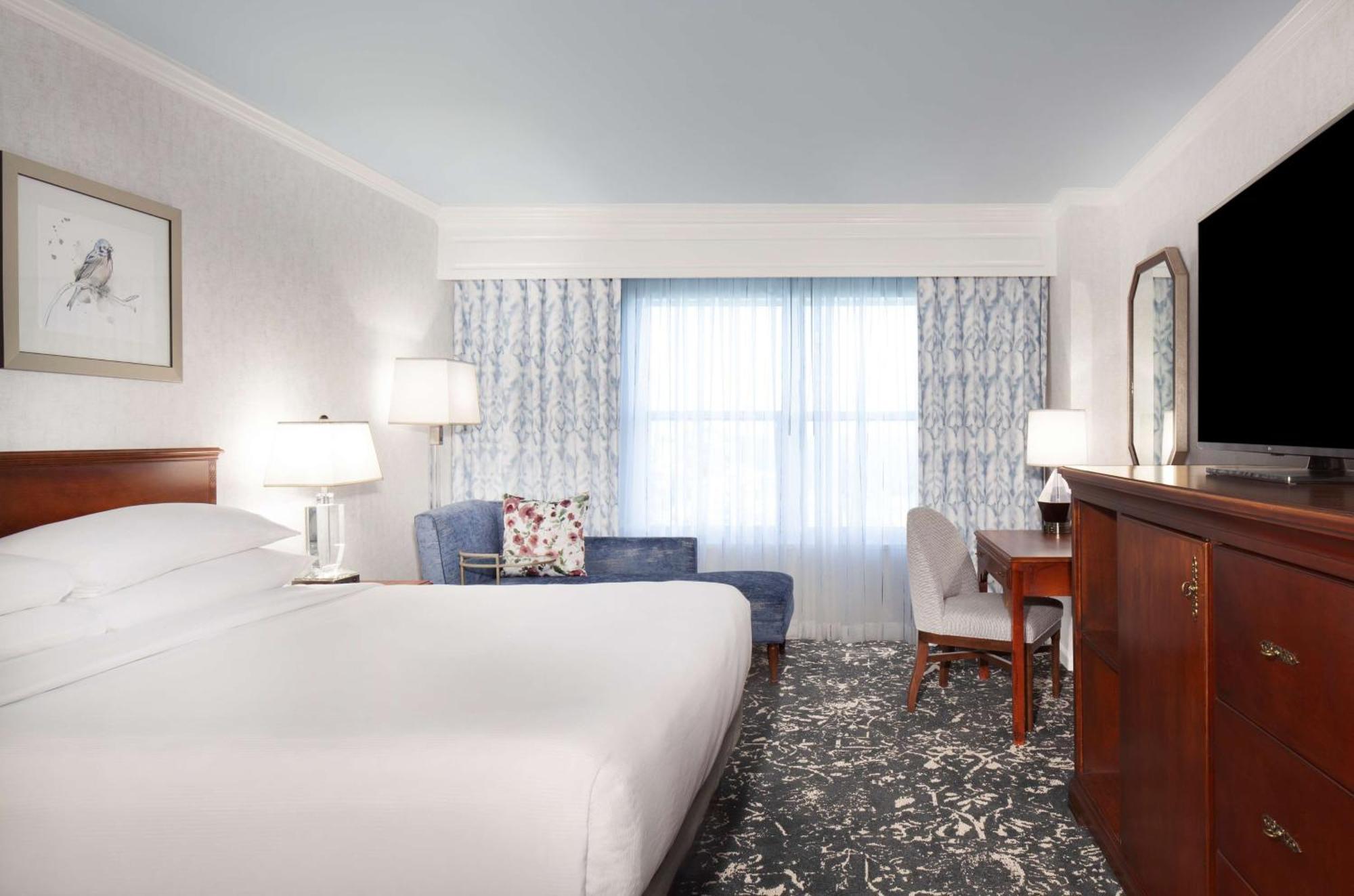 King Room with Bath Tub - Mobility Access