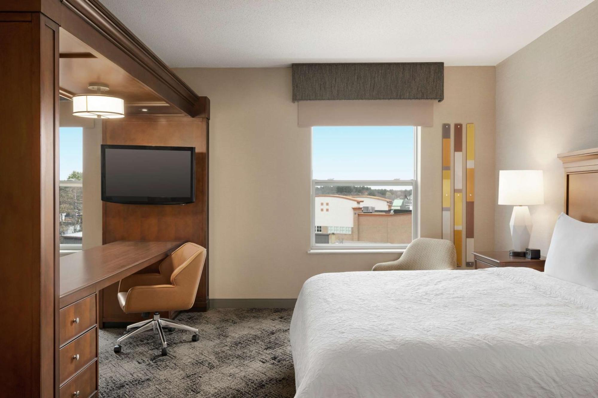 King Studio Suite – Hearing Accessible