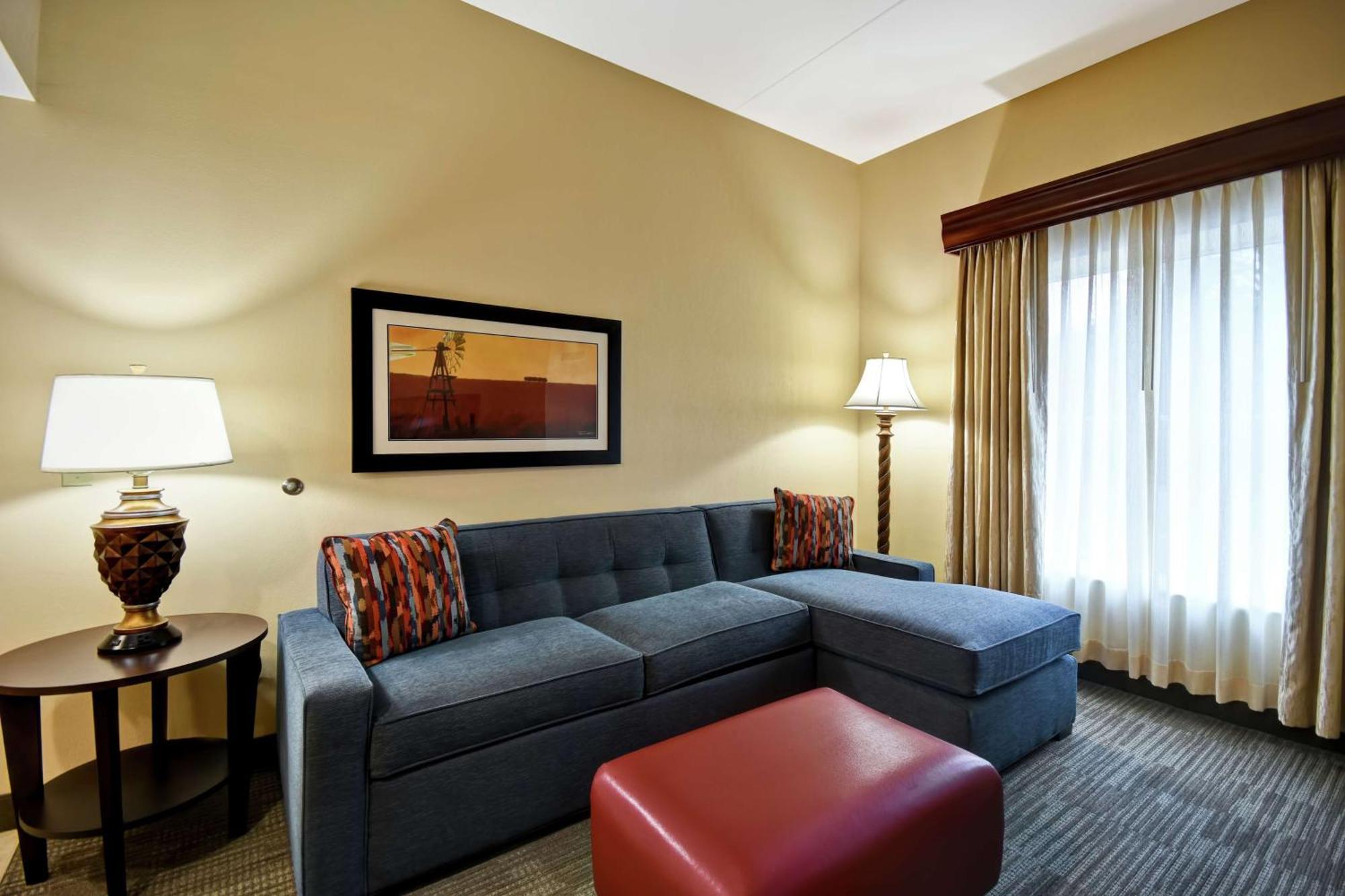 One-Bedroom King Suite - Non-Smoking