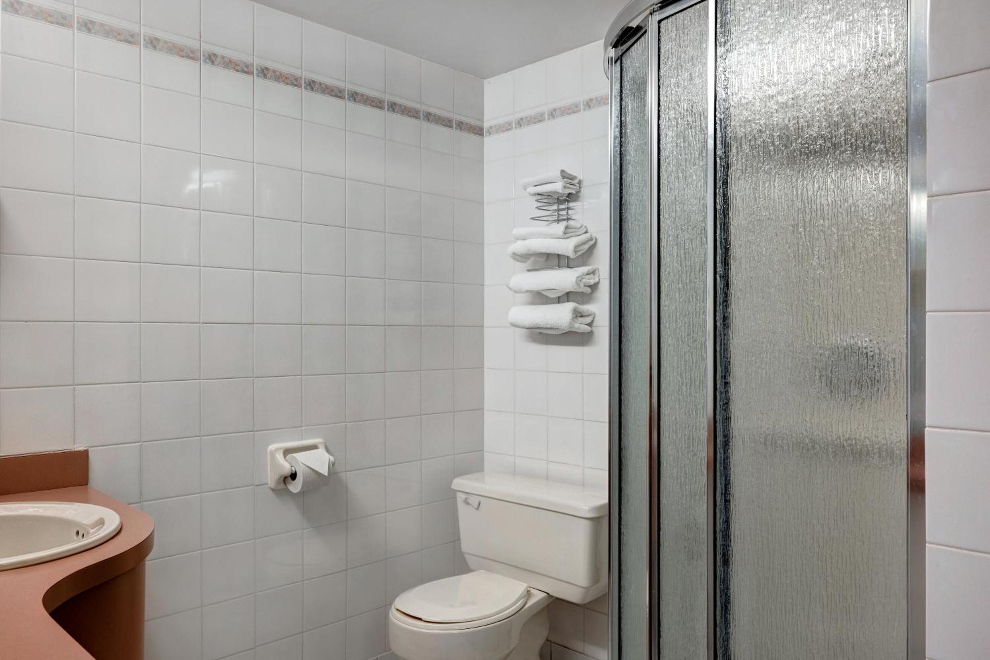 Zimmer mit Kingsize-Bett und Whirlpool - Nichtraucher