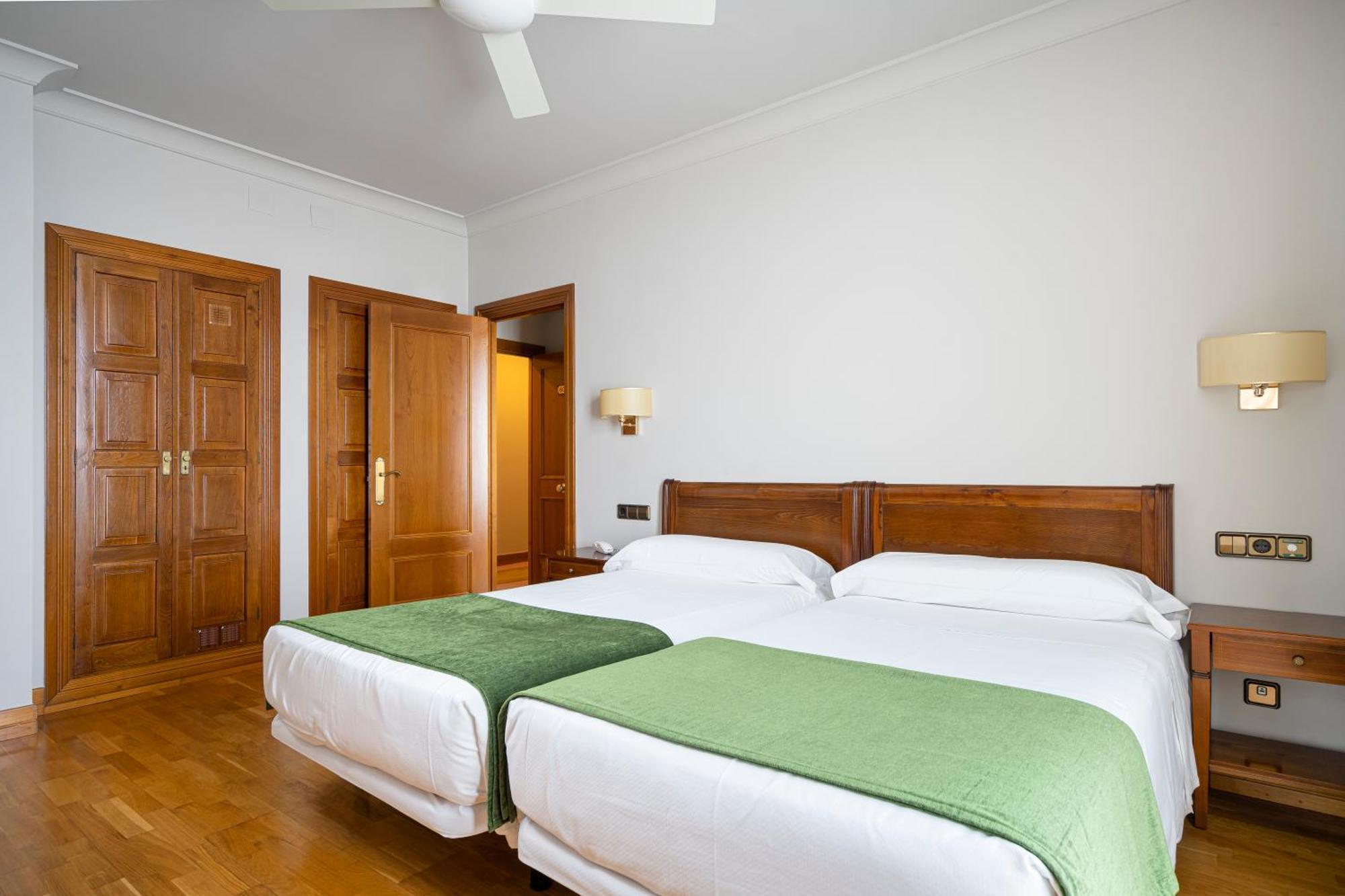 Suite Familiar Superior (2 adultos + 2 niños)