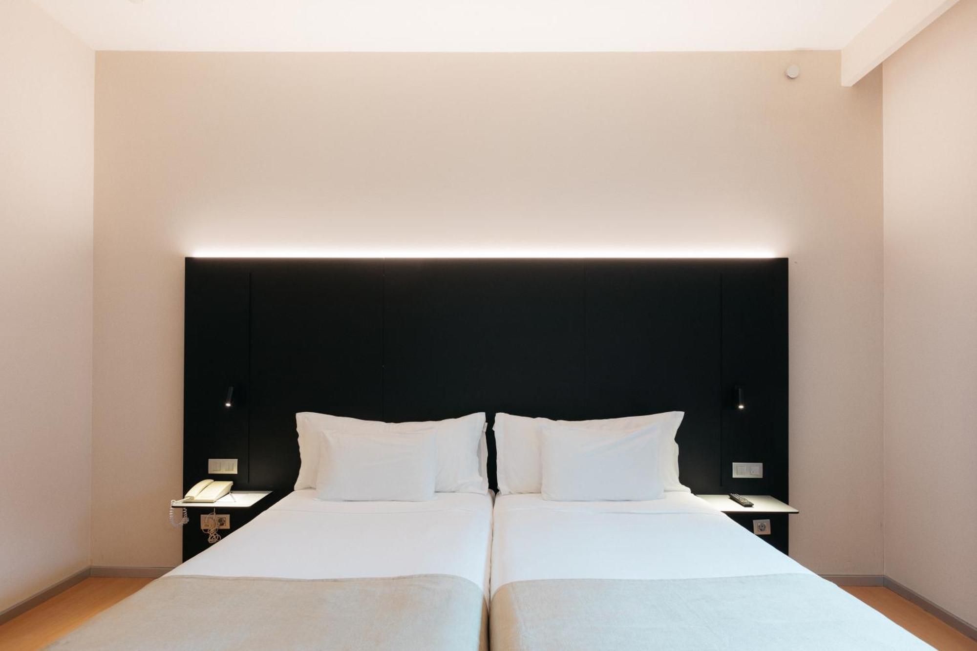 Deluxe Doppel-/Zweibettzimmer (3 Erwachse)