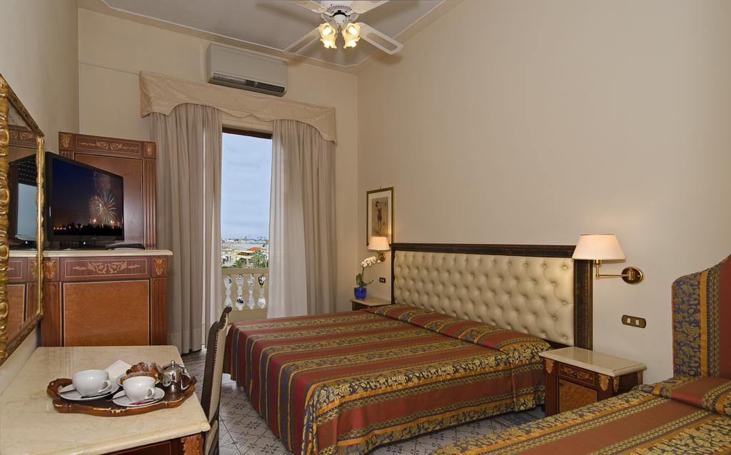 Dreibettzimmer - mit Balkon und Meerblick