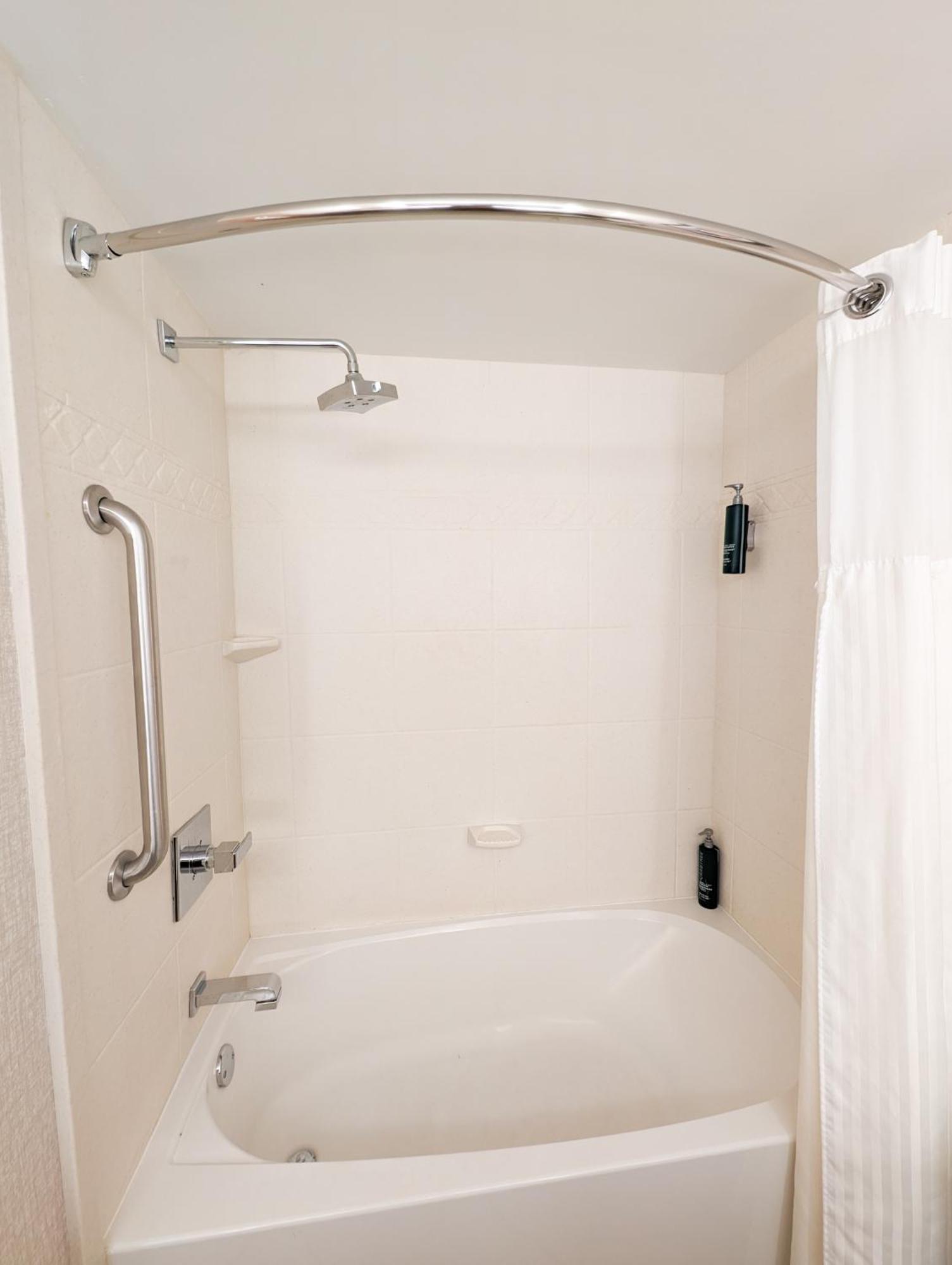 King Room with Mobility Accessible Tub