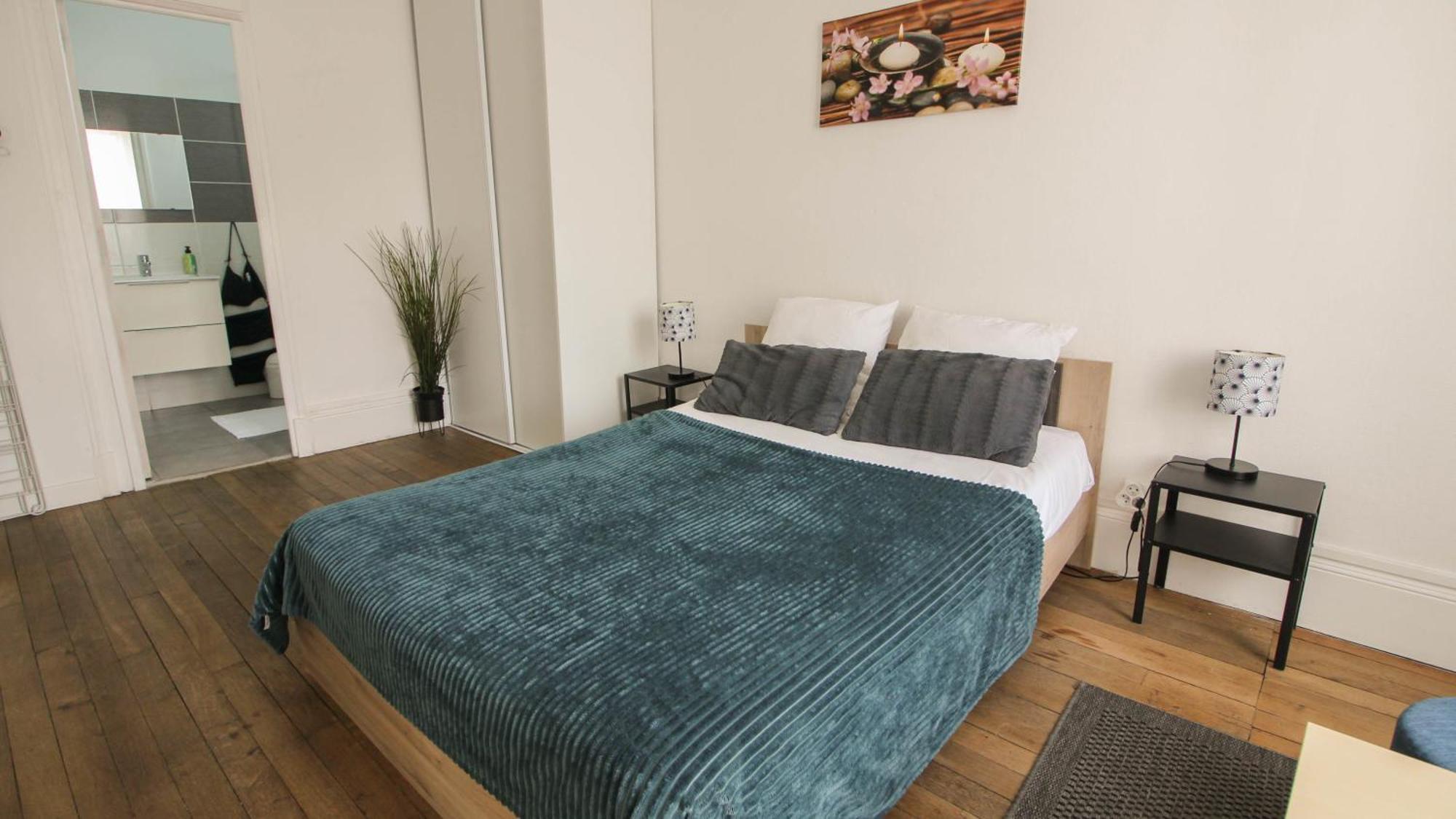 One-Bedroom Apartment,1563486091:JPEG