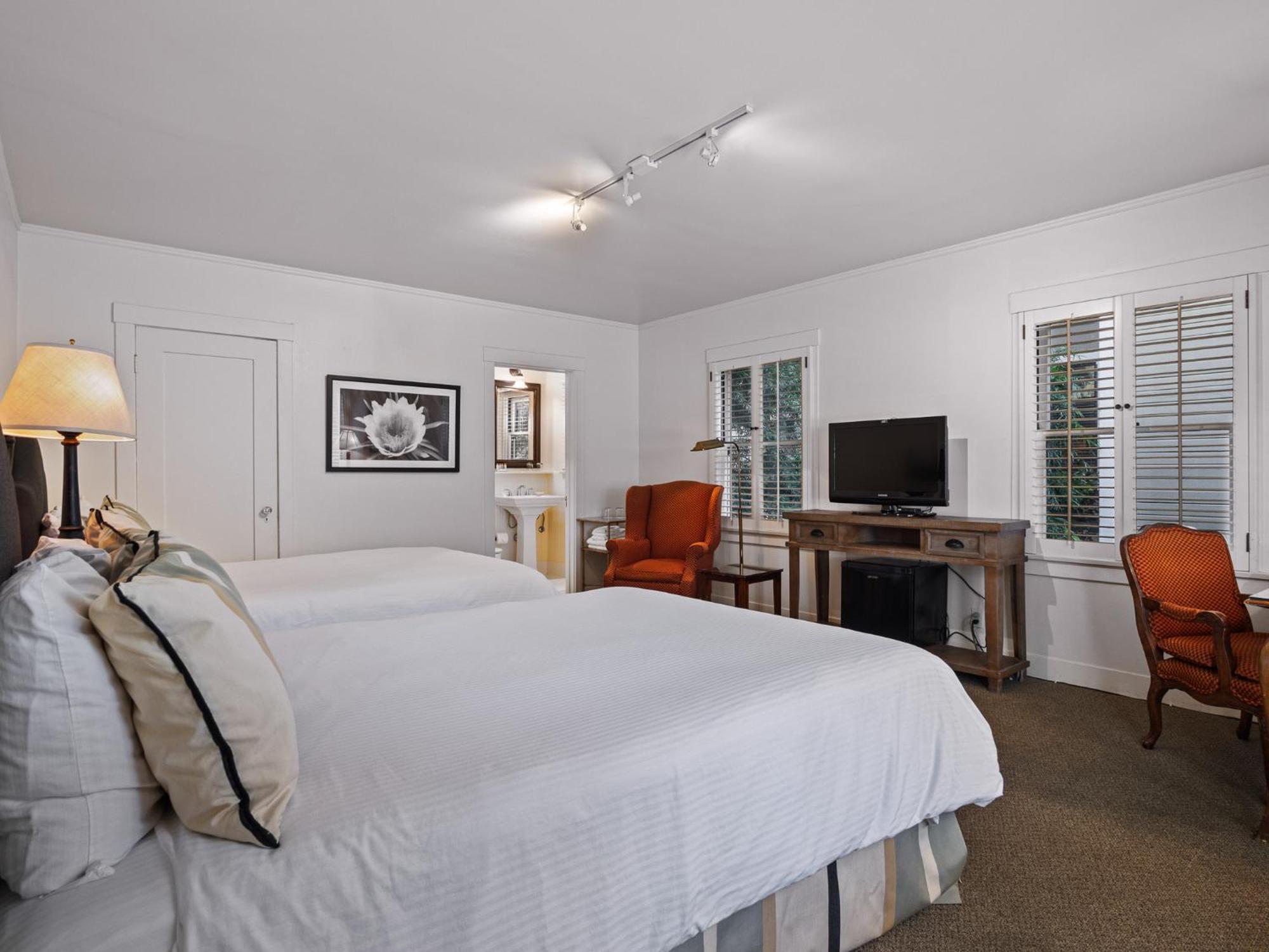 Double Queen Room