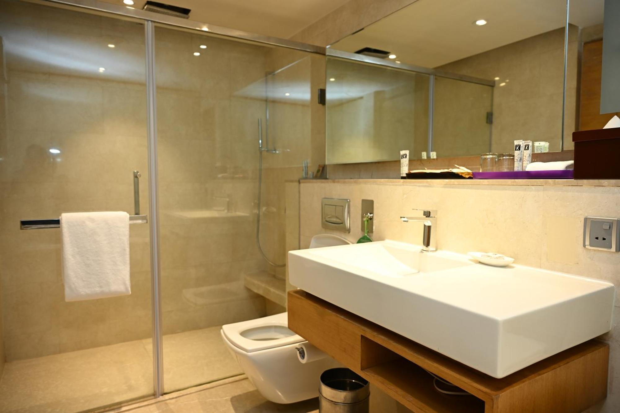 Luxe Kamer - 10% Korting op Eten en Frisdrank, Wasservice en Spa