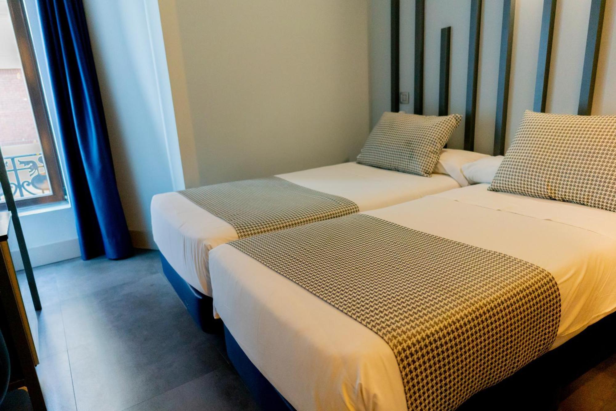 Zweibettzimmer mit eigenem Bad