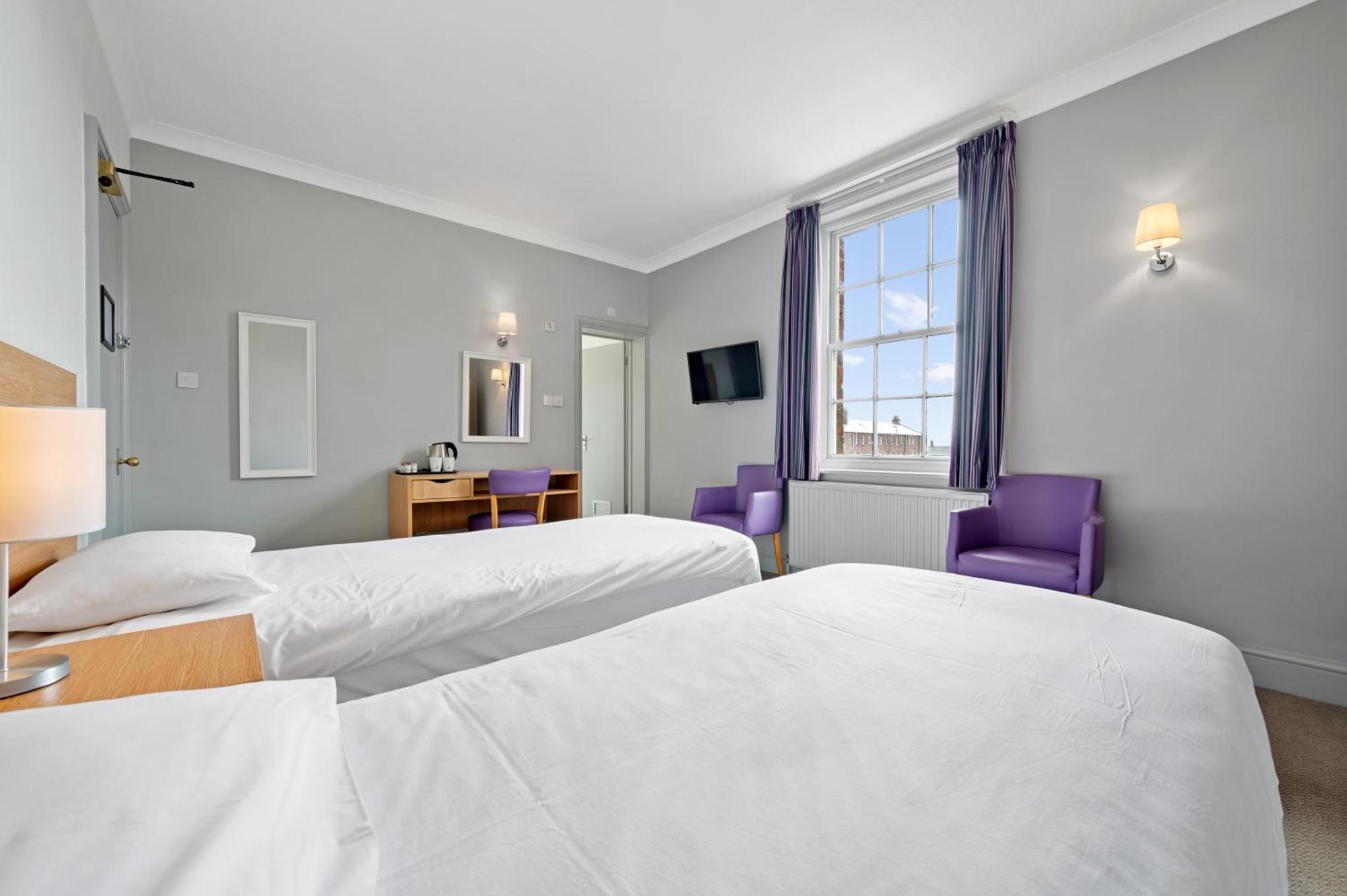 Standard Twin Room