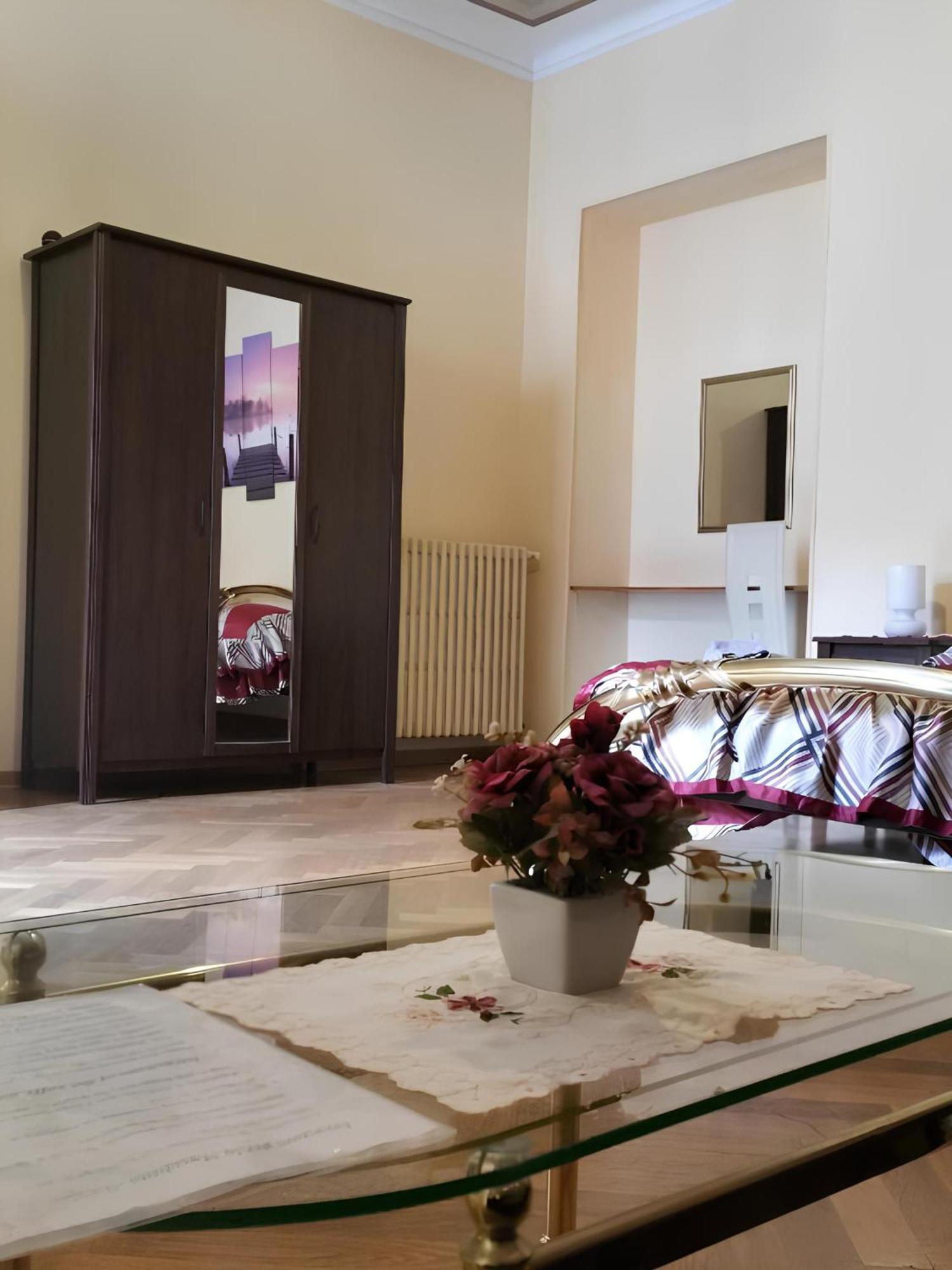 Camera Matrimoniale con Bagno Privato Esterno