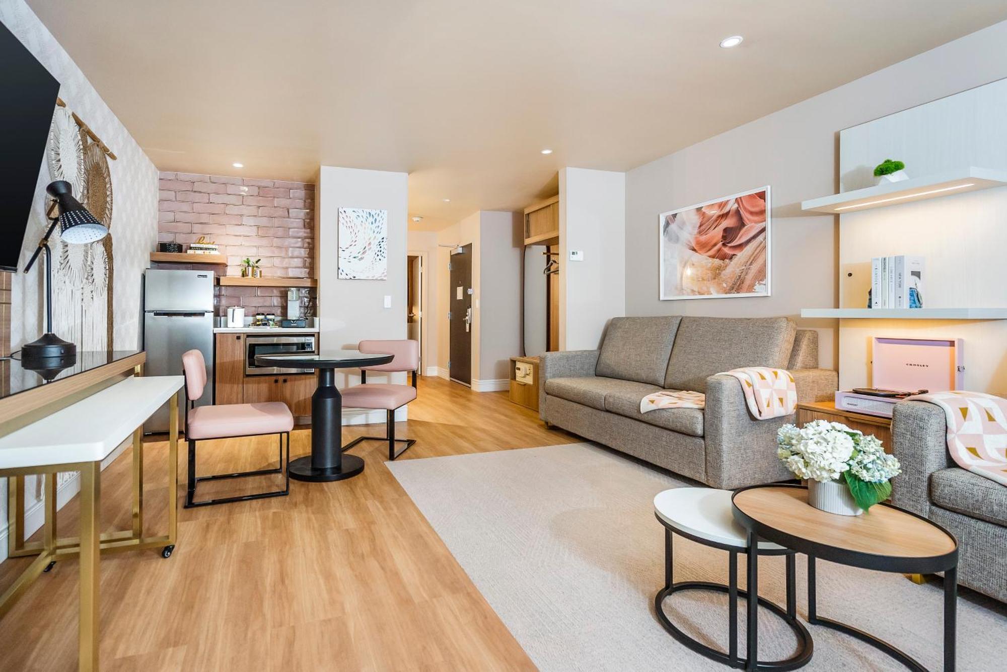One-Bedroom King Suite - First Floor