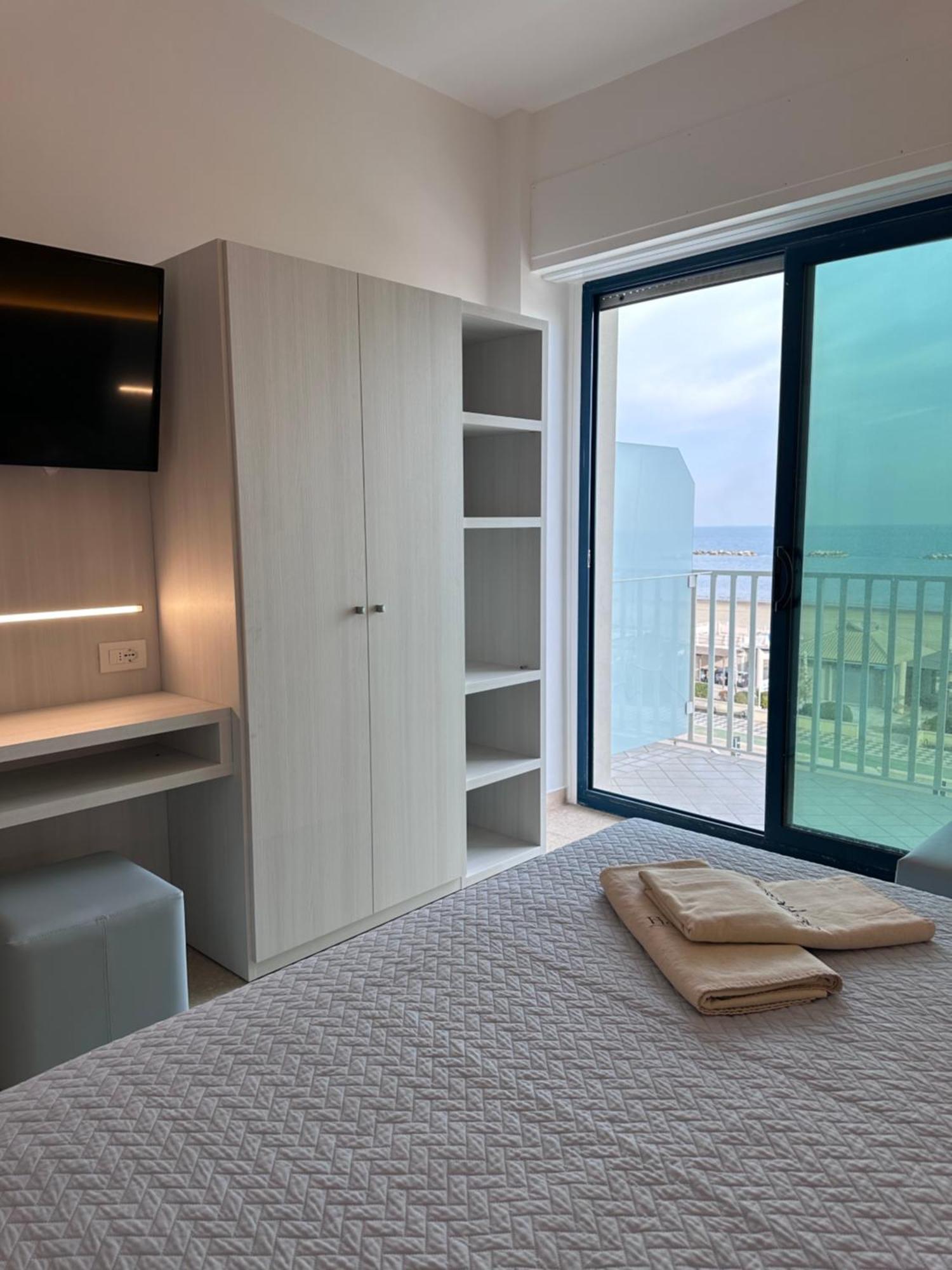 Chambre Lit Queen-Size - Vue sur Mer