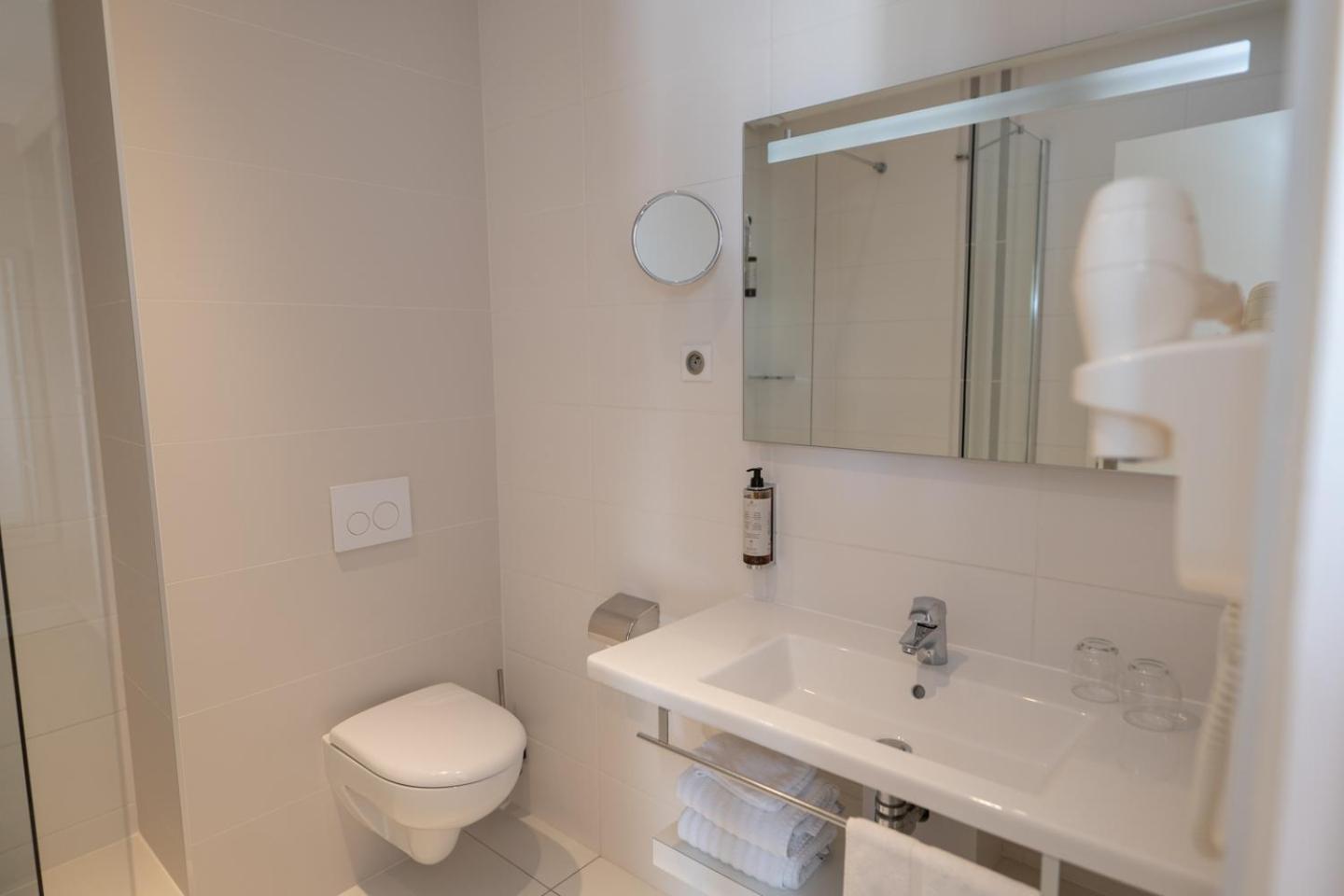Chambre Lit Queen-Size Supérieure avec Vue sur Mer - Non-Fumeurs