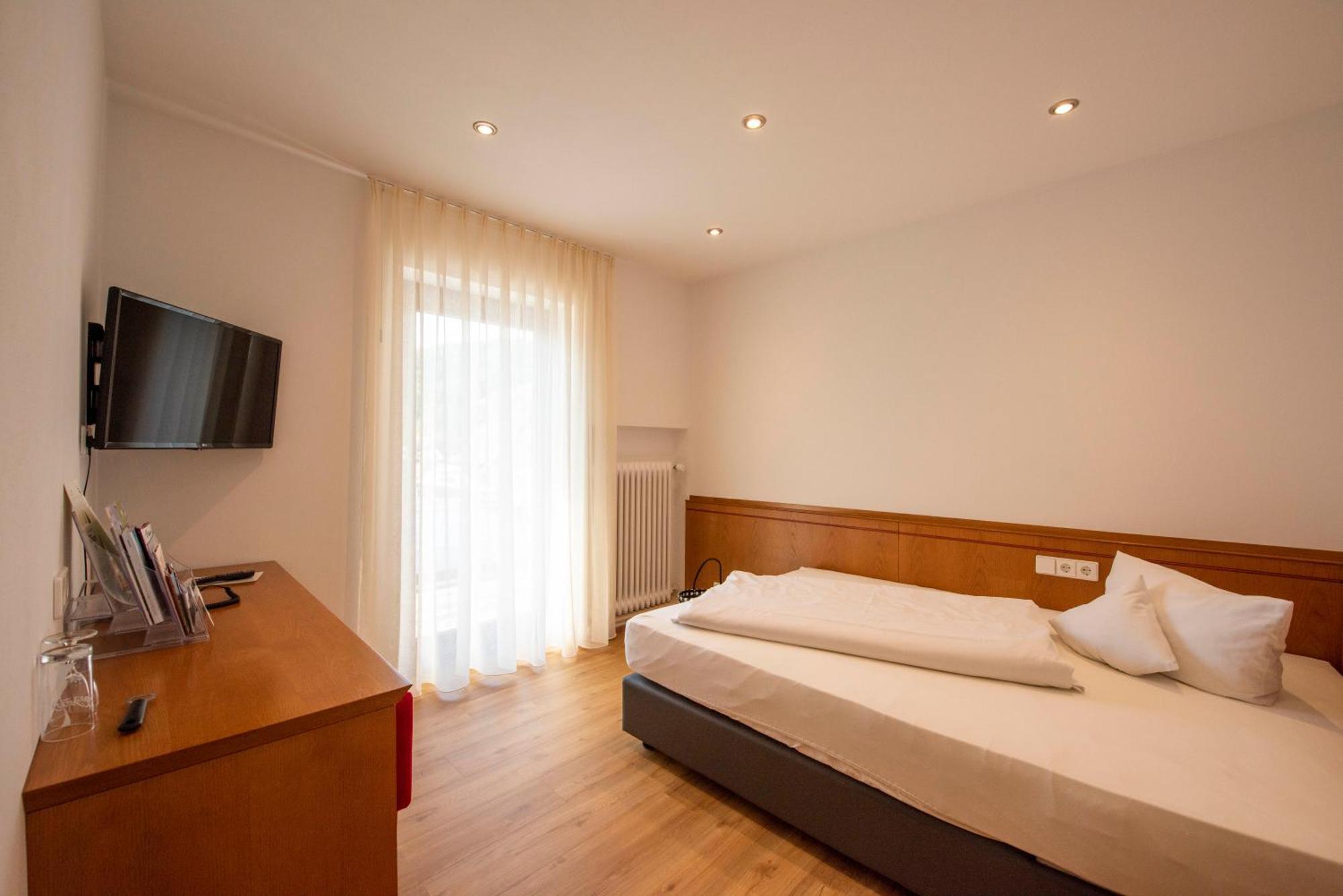 Single Room,1576686332:JPEG