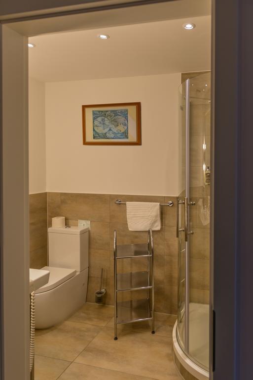 Double Room,58437283:JPEG