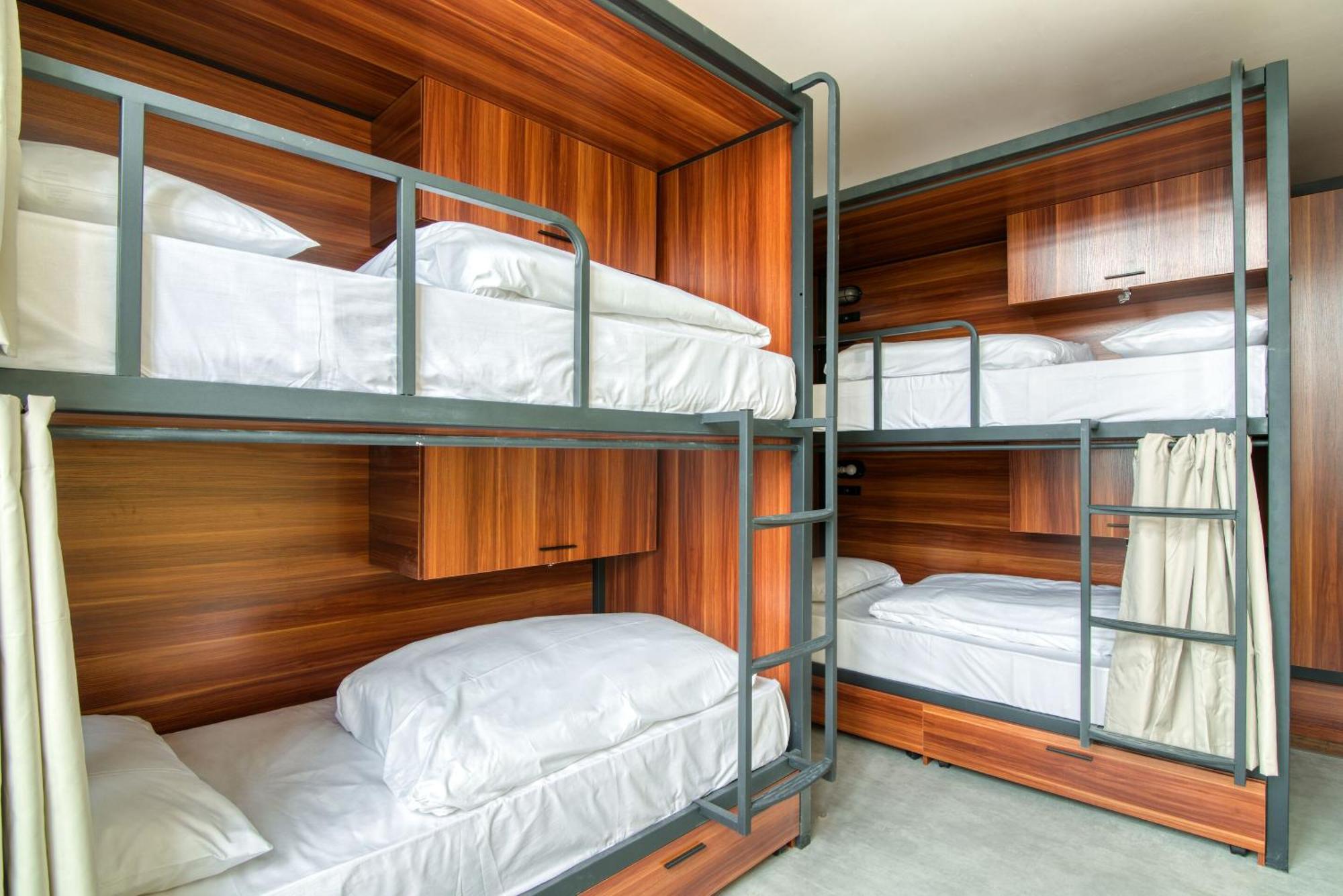 Bed in 10-Bed Mixed Dormitory Room,1578374420:JPEG