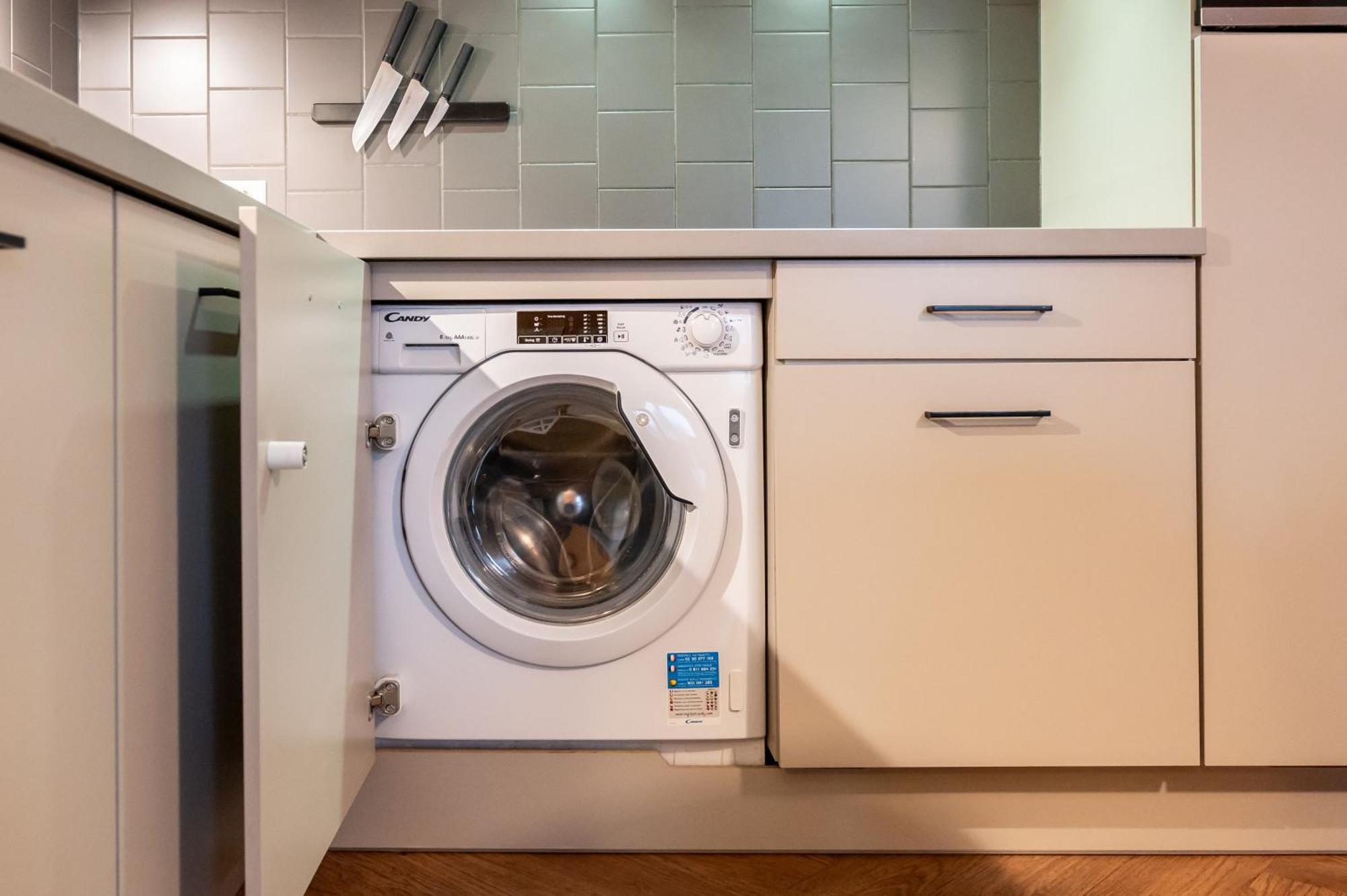 2-Bedroom Apartment Bath,1578454058:JPEG