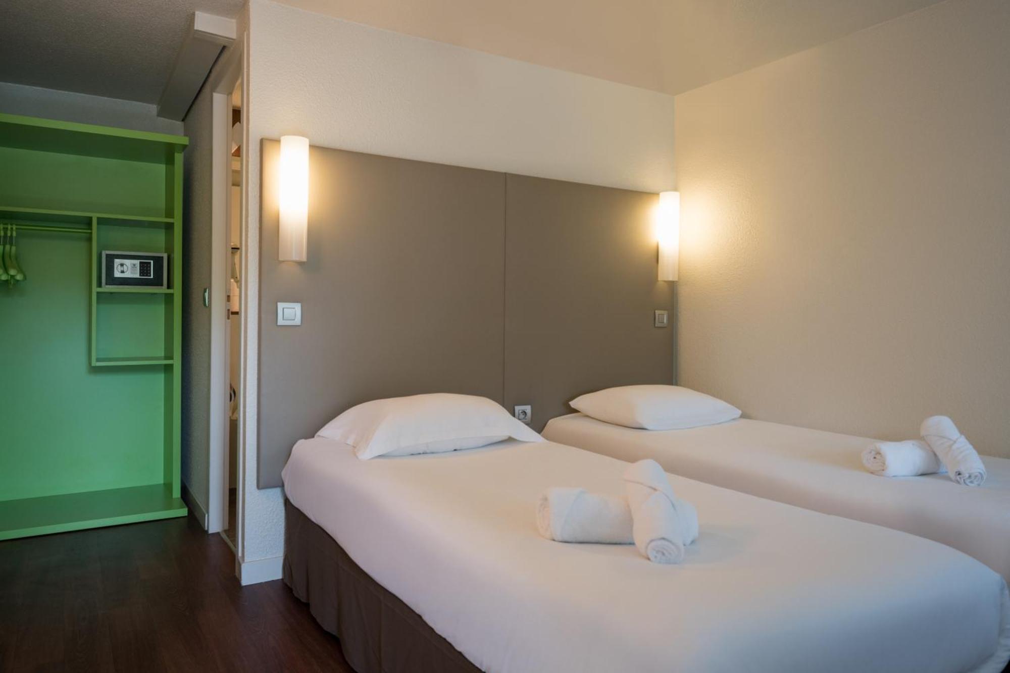 Superior Twin Room,1457980990:JPEG