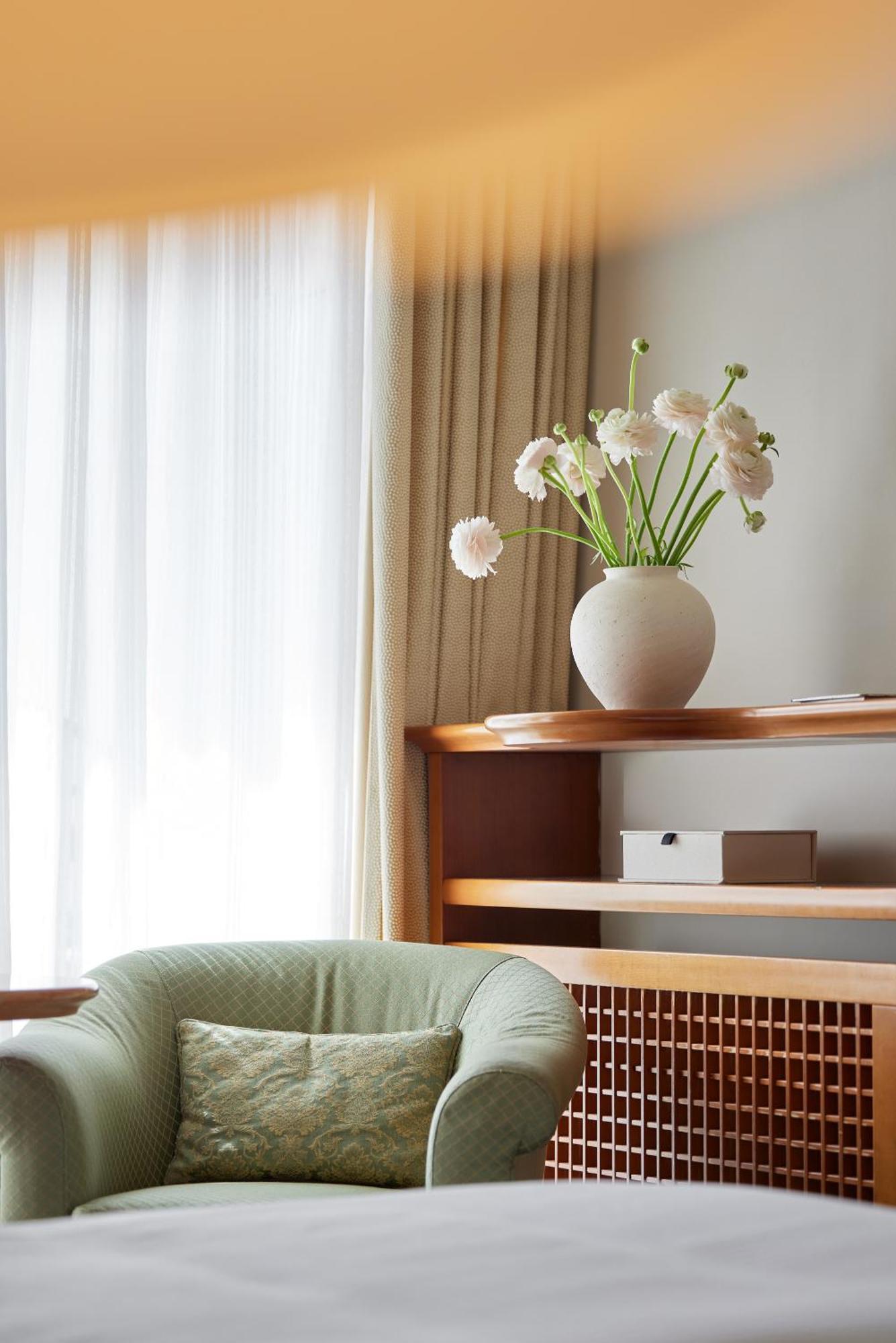 Standard Zweibettzimmer mit seitlichem Blick