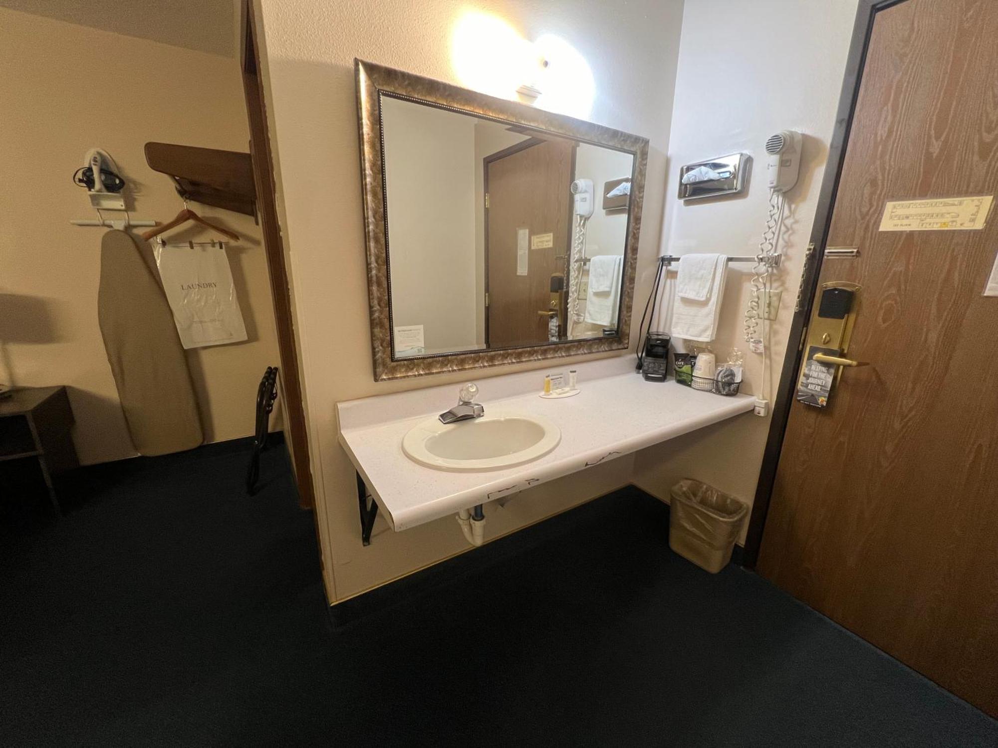 King Room - Non-Smoking