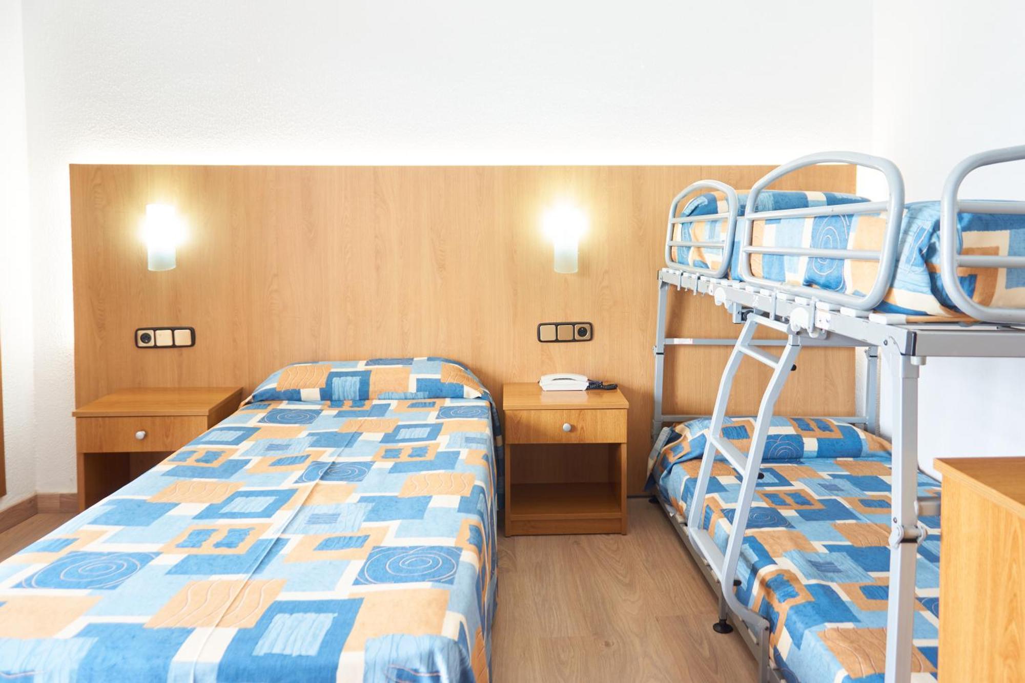 Family Room with Shared Bathroom,1583062564:JPEG