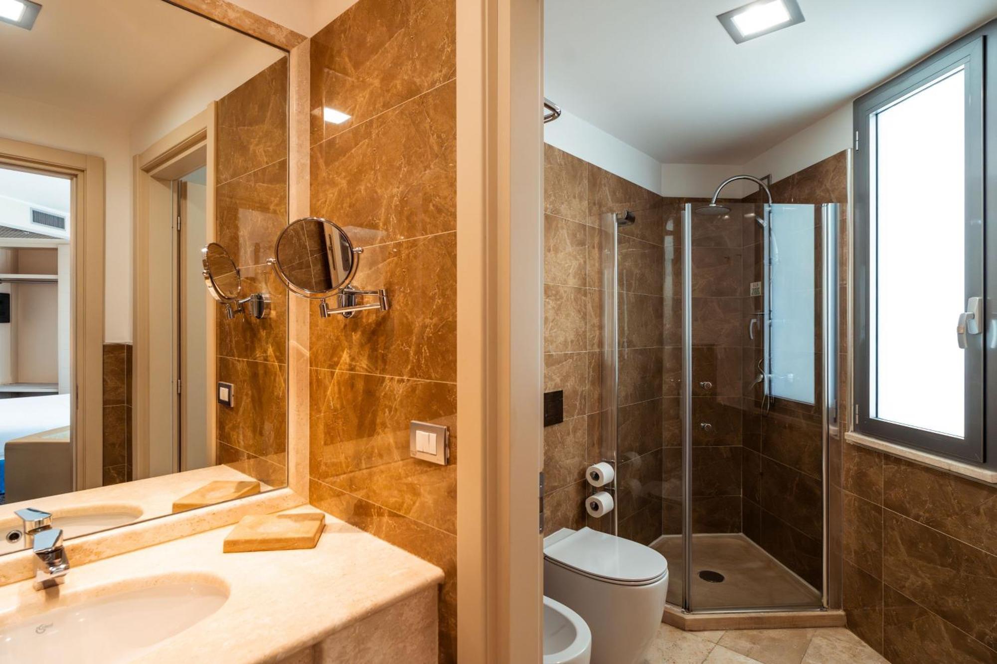 Hoek Kamer met Kingsize Bed - Balkon