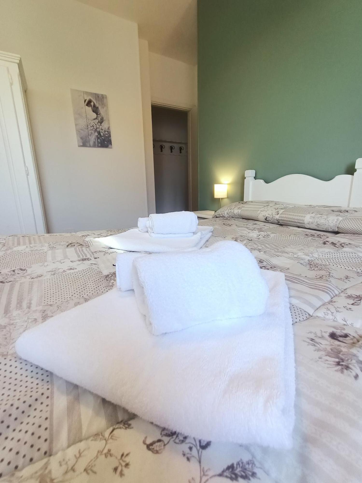 One-Bedroom Apartment,799317753:JPEG