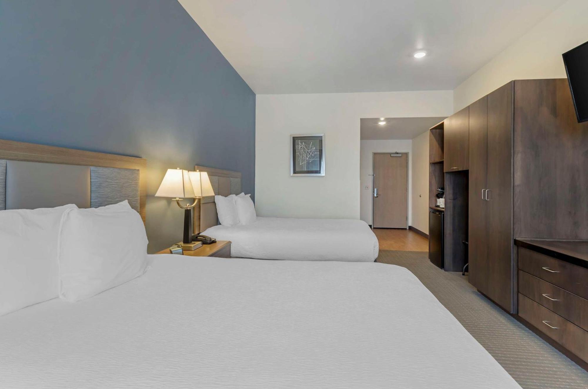 Queen Room with Two Queen Beds - Non-Smoking