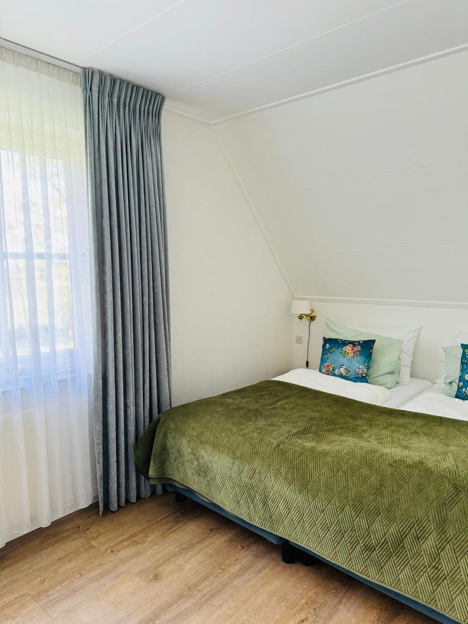 Budget Twin Room,1586103018:JPEG