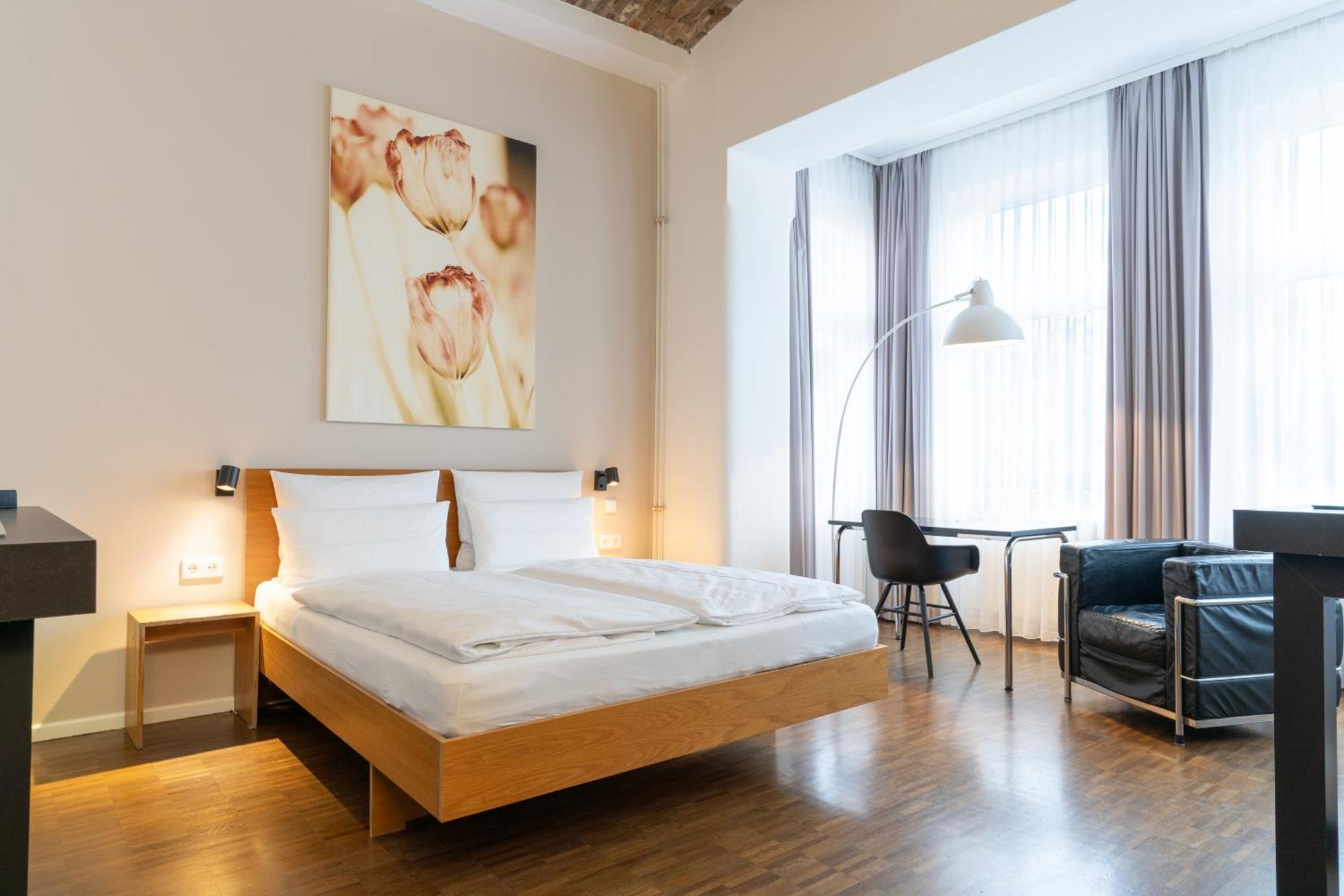 Double Room for Single Use