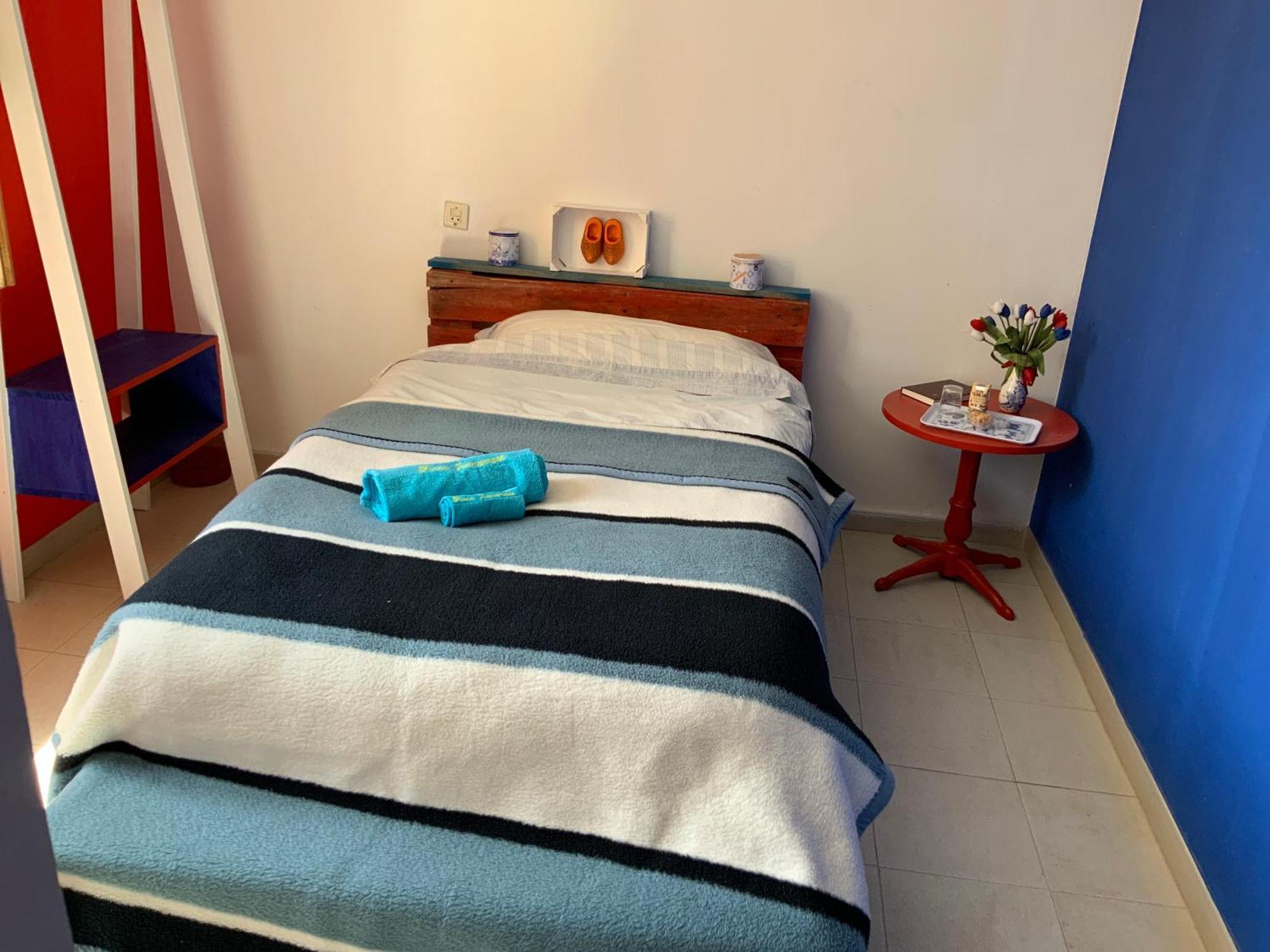 Single Room,1586223550:JPEG