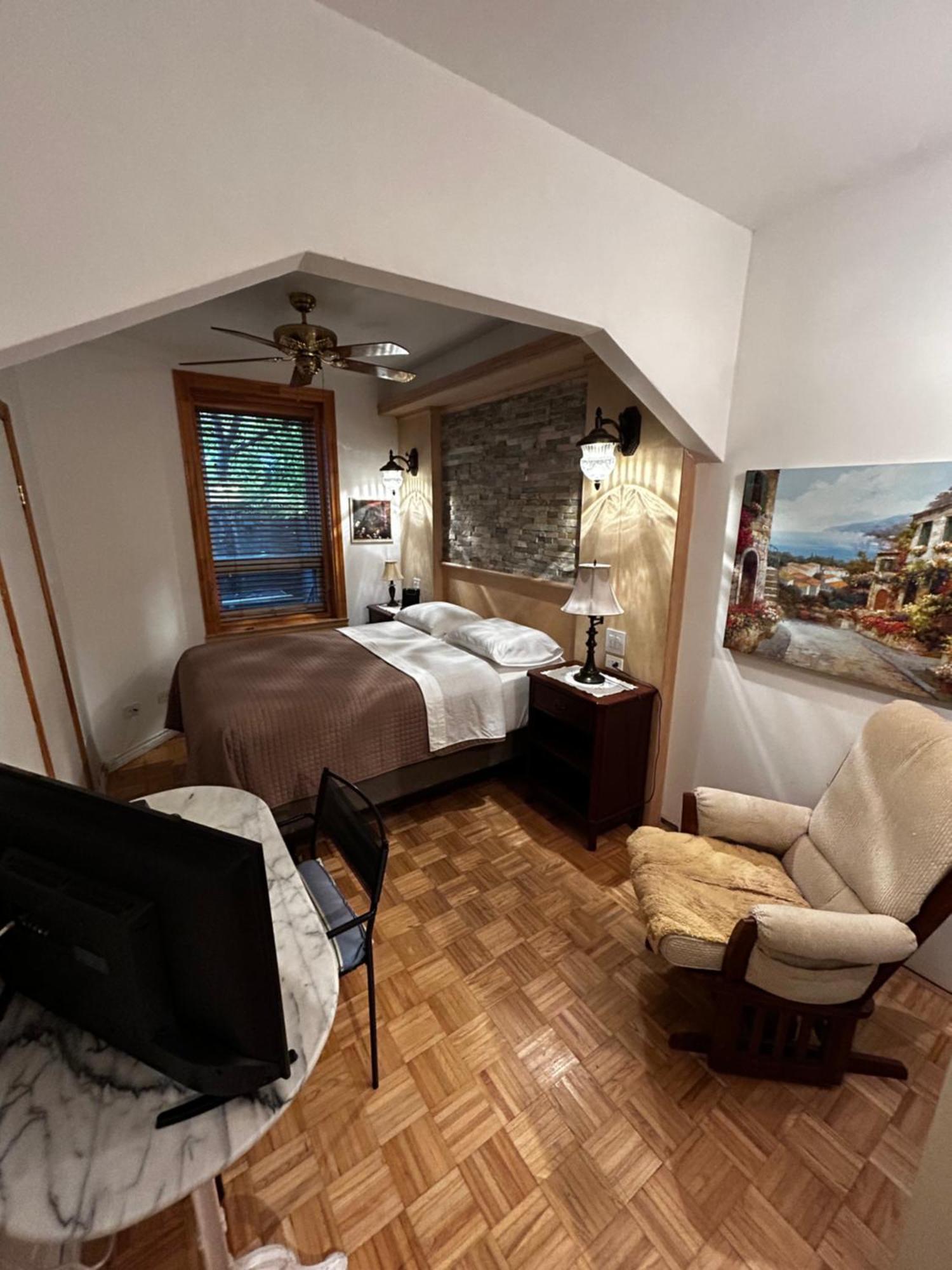 Queen Room (Mamie)