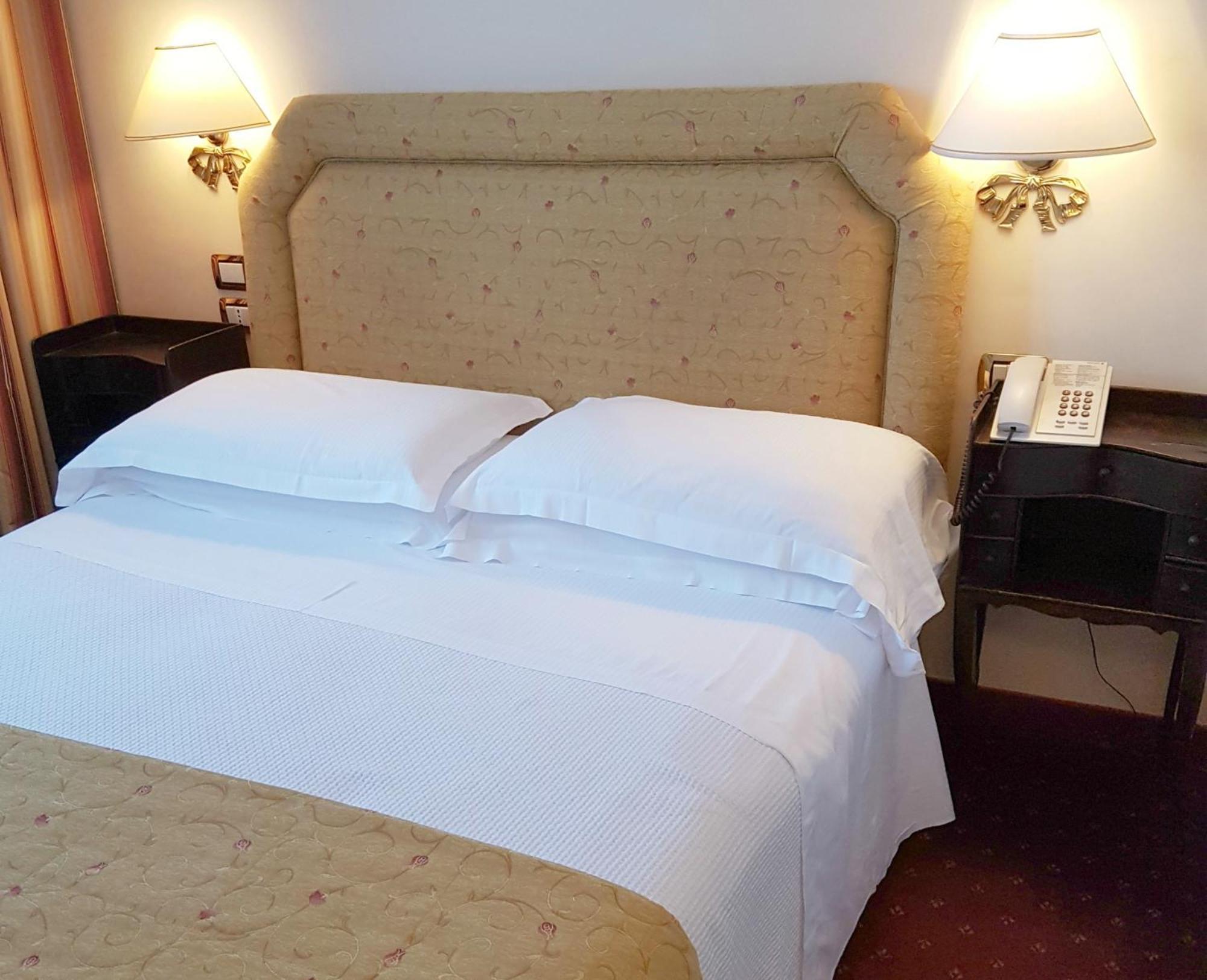 Petite Chambre Double avec Lit Double Français
