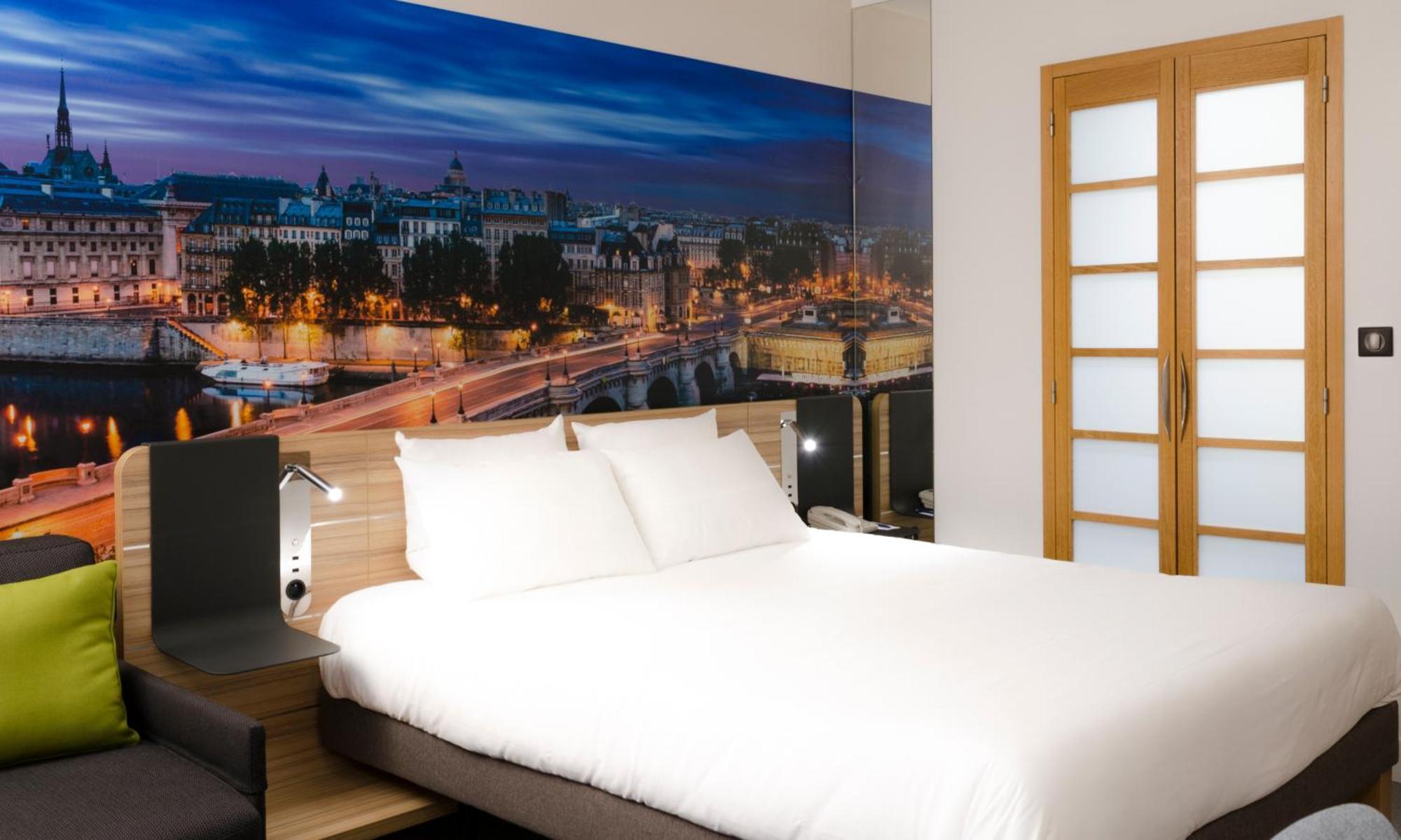 Superior Kamer met Queensize Bed en 2-zitsbank
