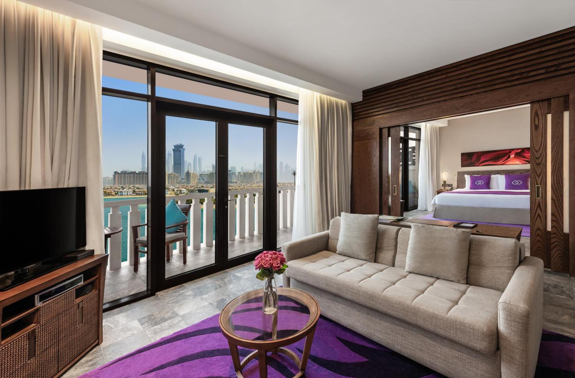 Prestige King Suite with Sofa Bed and Sea View - Club Access