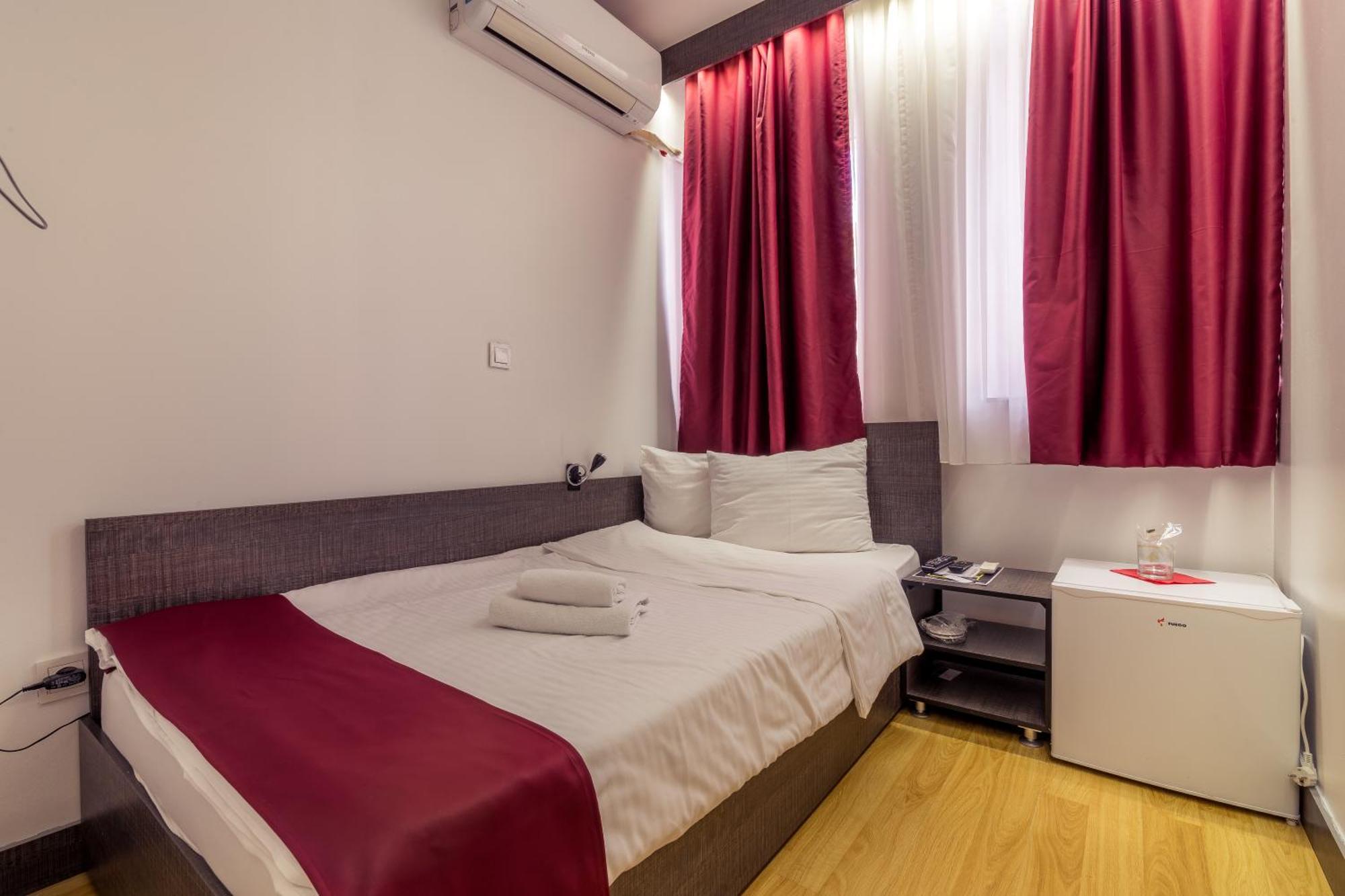 Single Room,1588193485:JPEG