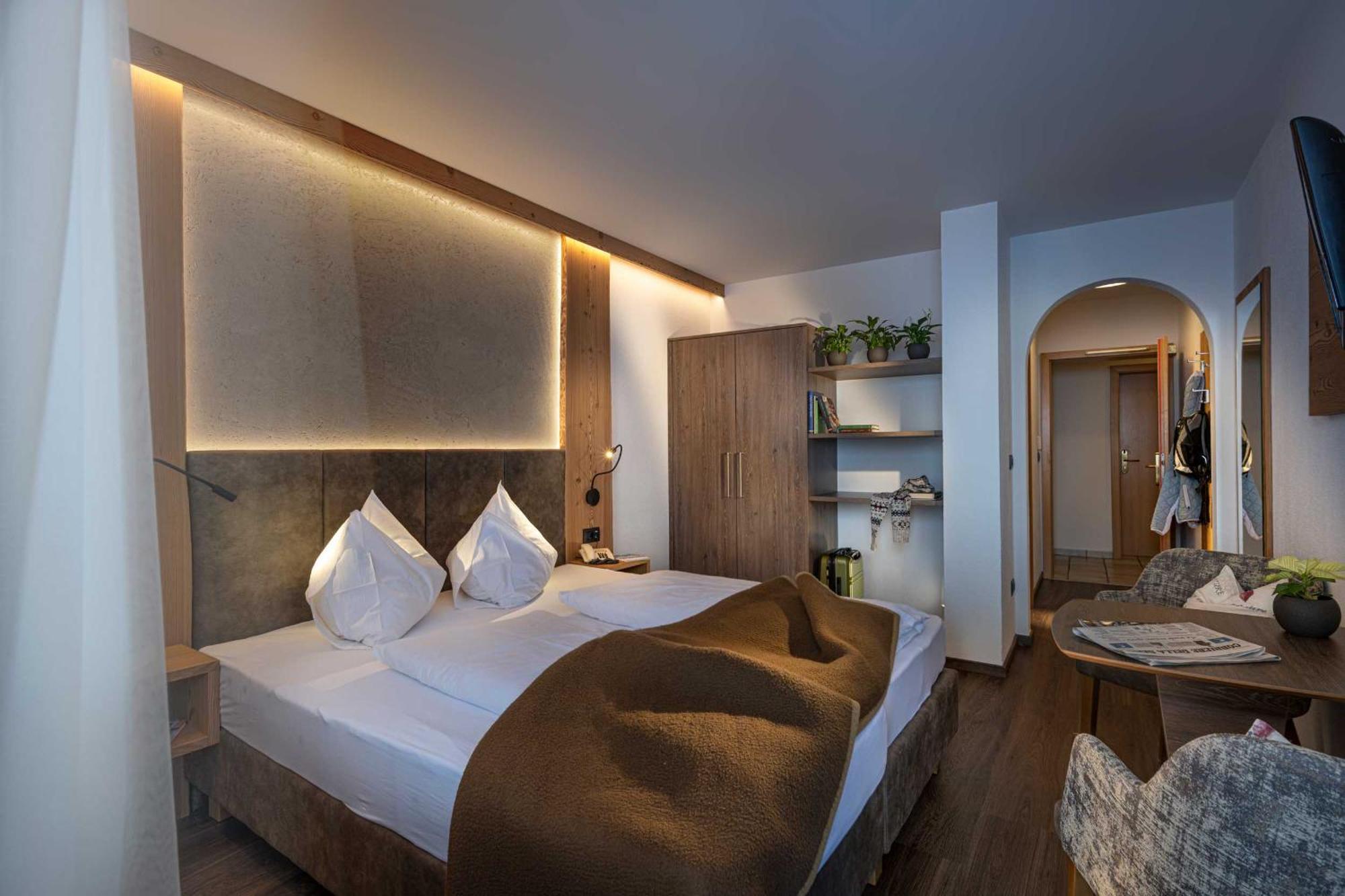 Double Room,1588263956:JPEG