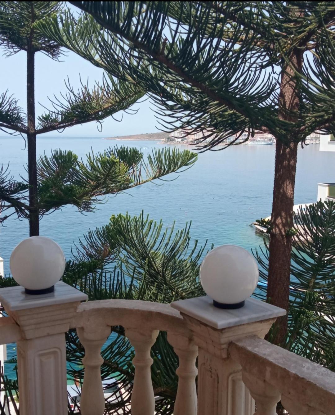 Monolocale con Balcone e Vista Mare (2 Adulti)