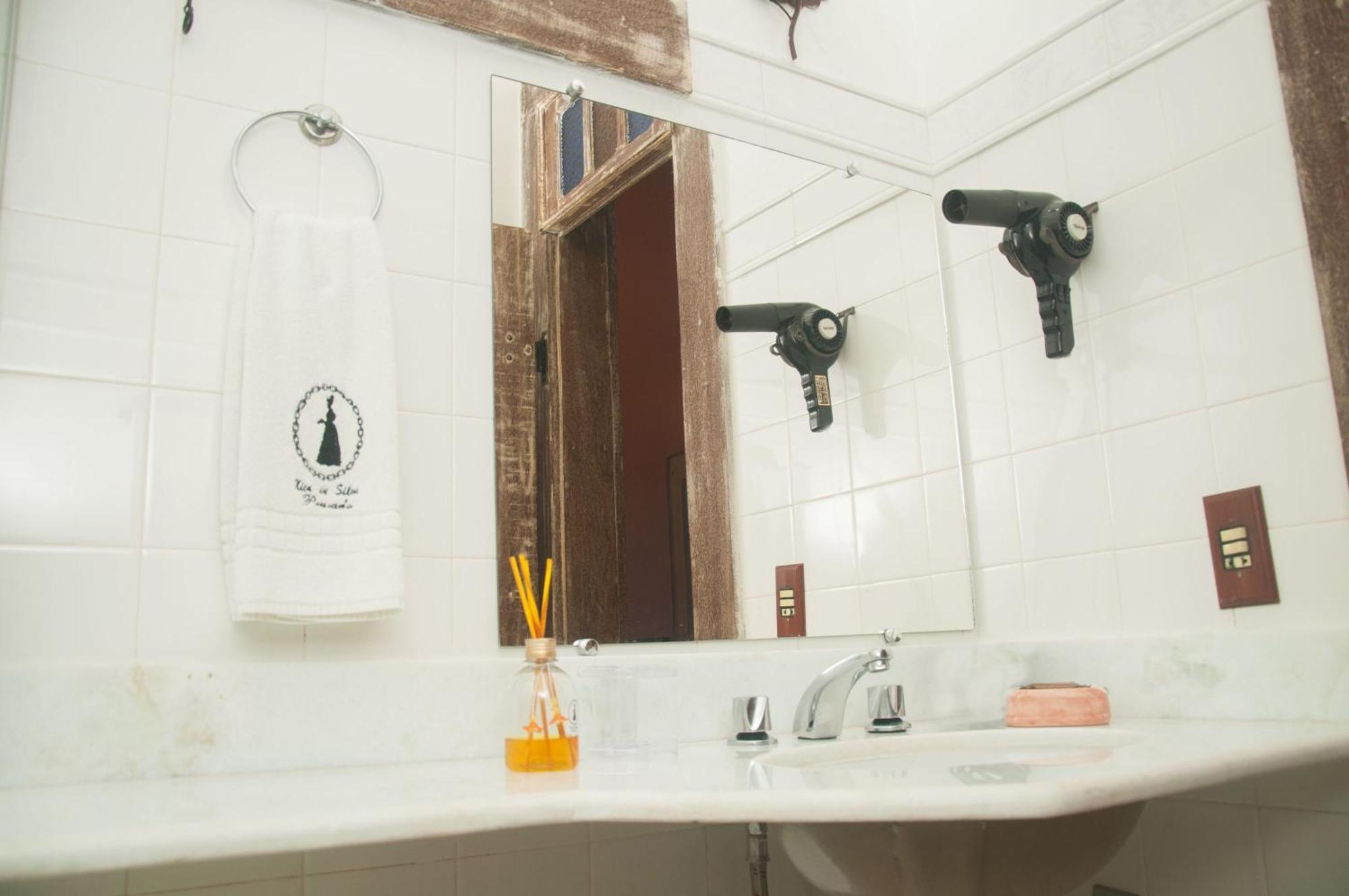 Quarto Duplo Luxo com Ar-condicionado