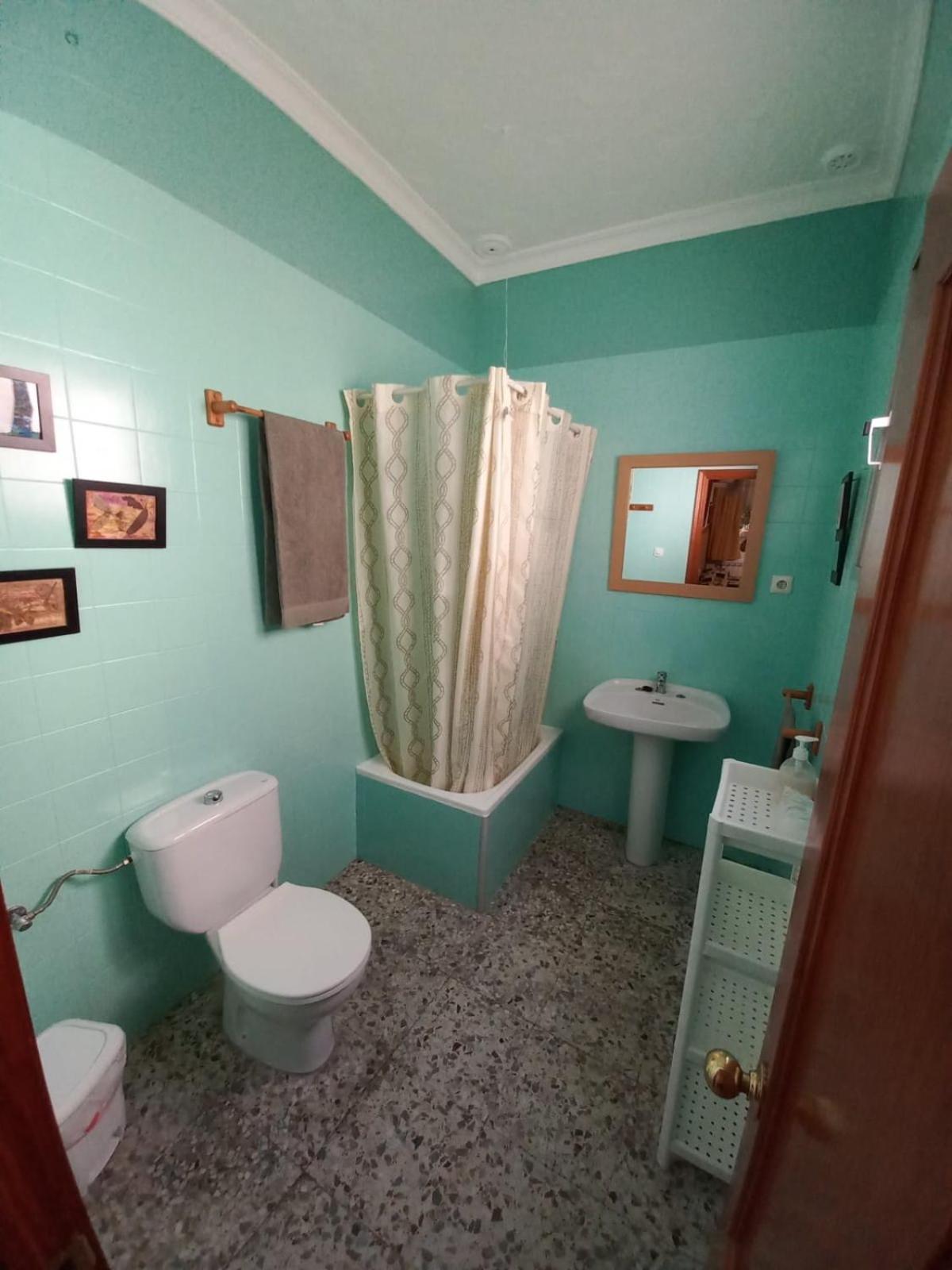 Twin Room,1589135564:JPEG